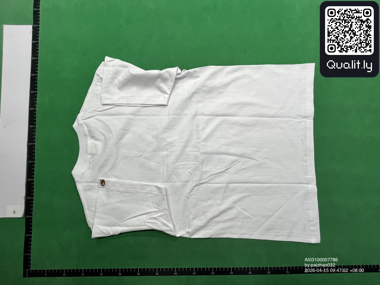 T-shirt — foto QC 2 di 16