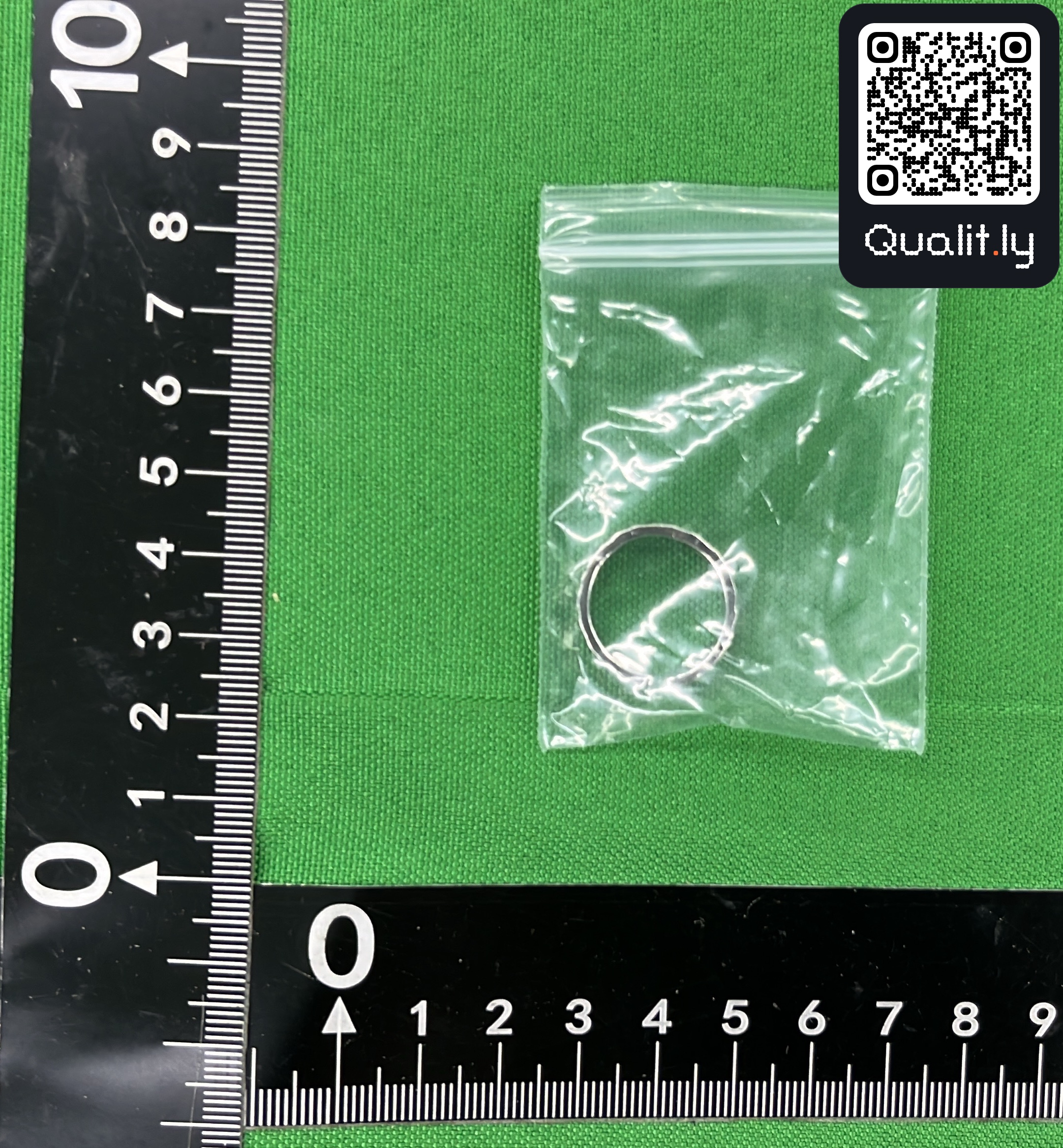 Gioiello — foto QC 1 di 32