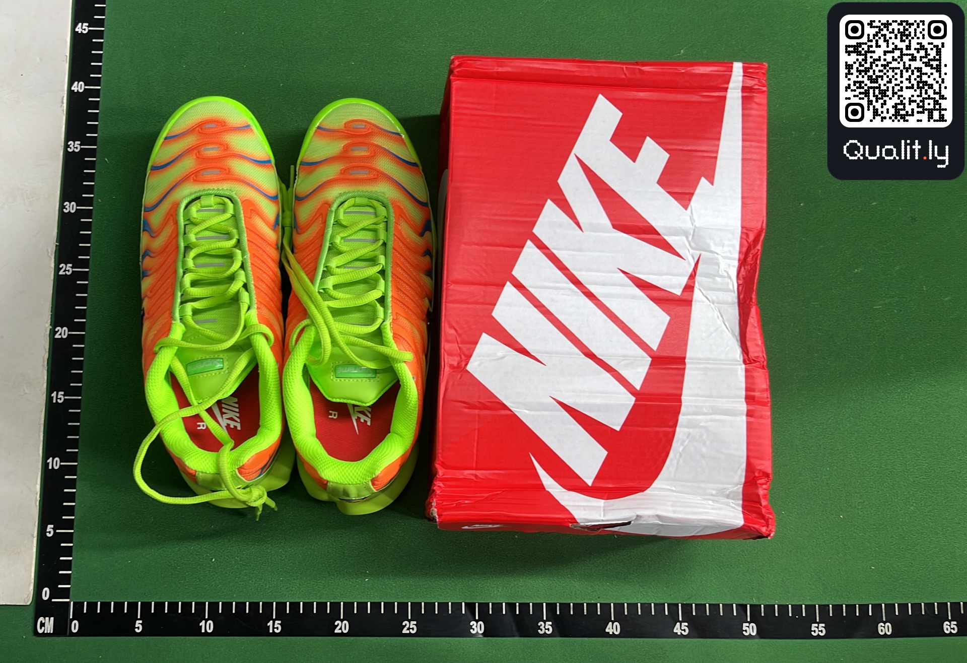 Sneakers — QC-foto 1 av 6