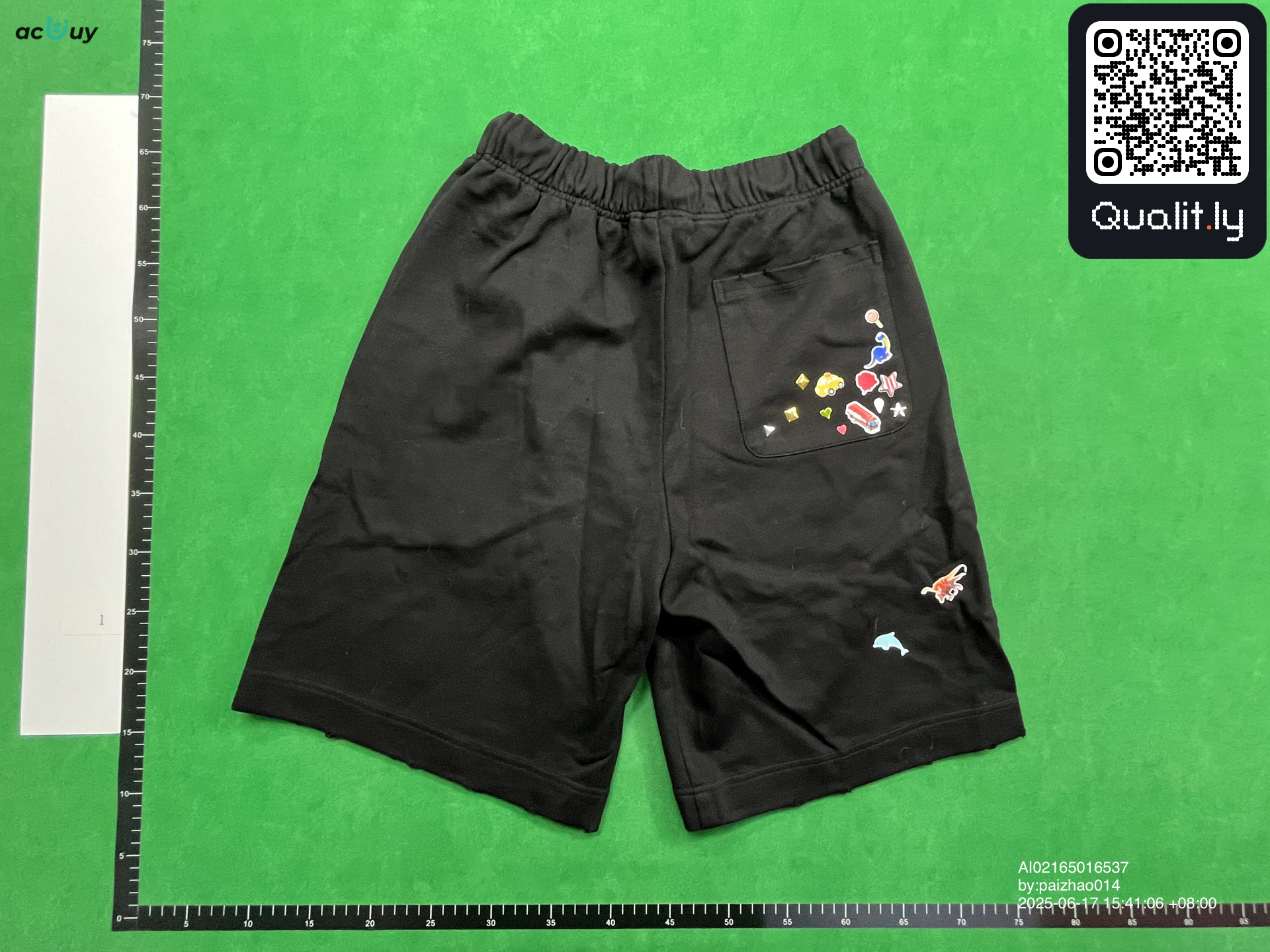 Short — photo QC 2 sur 8