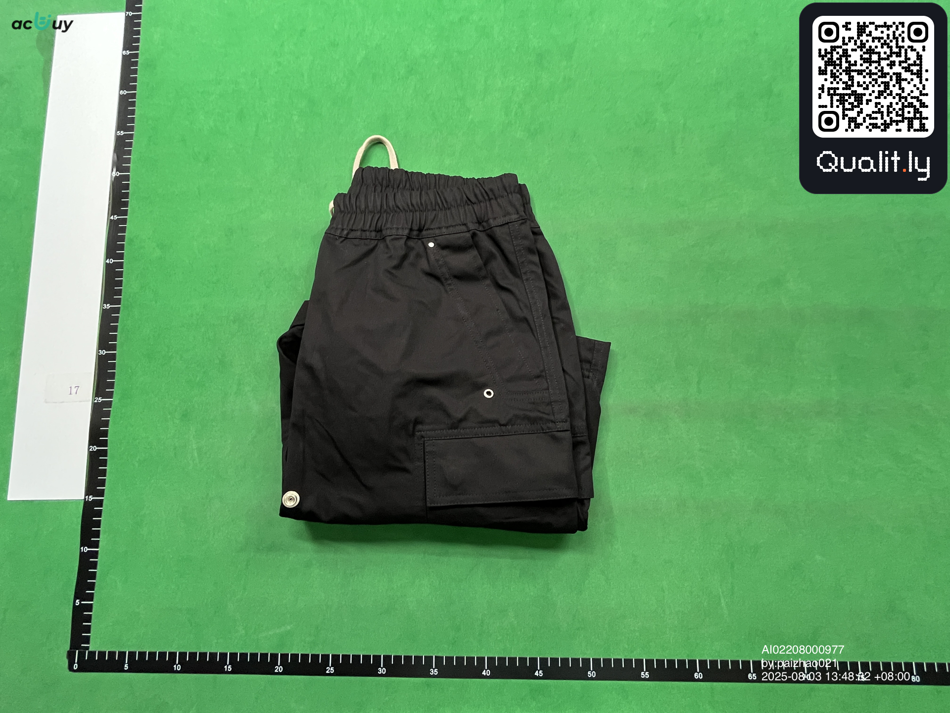 Shorts QC photo 1 of 28