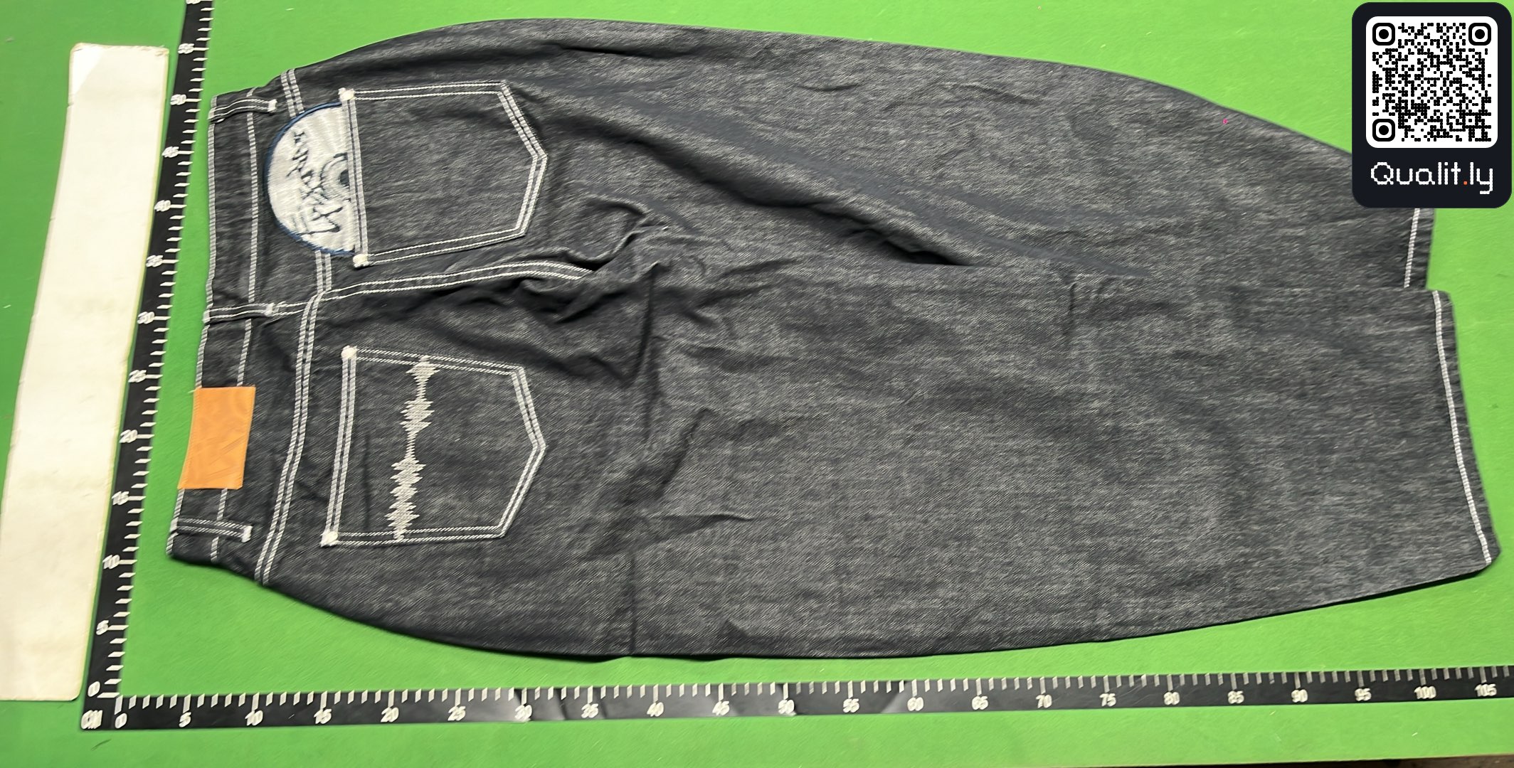 Jeans QC photo 3 of 18