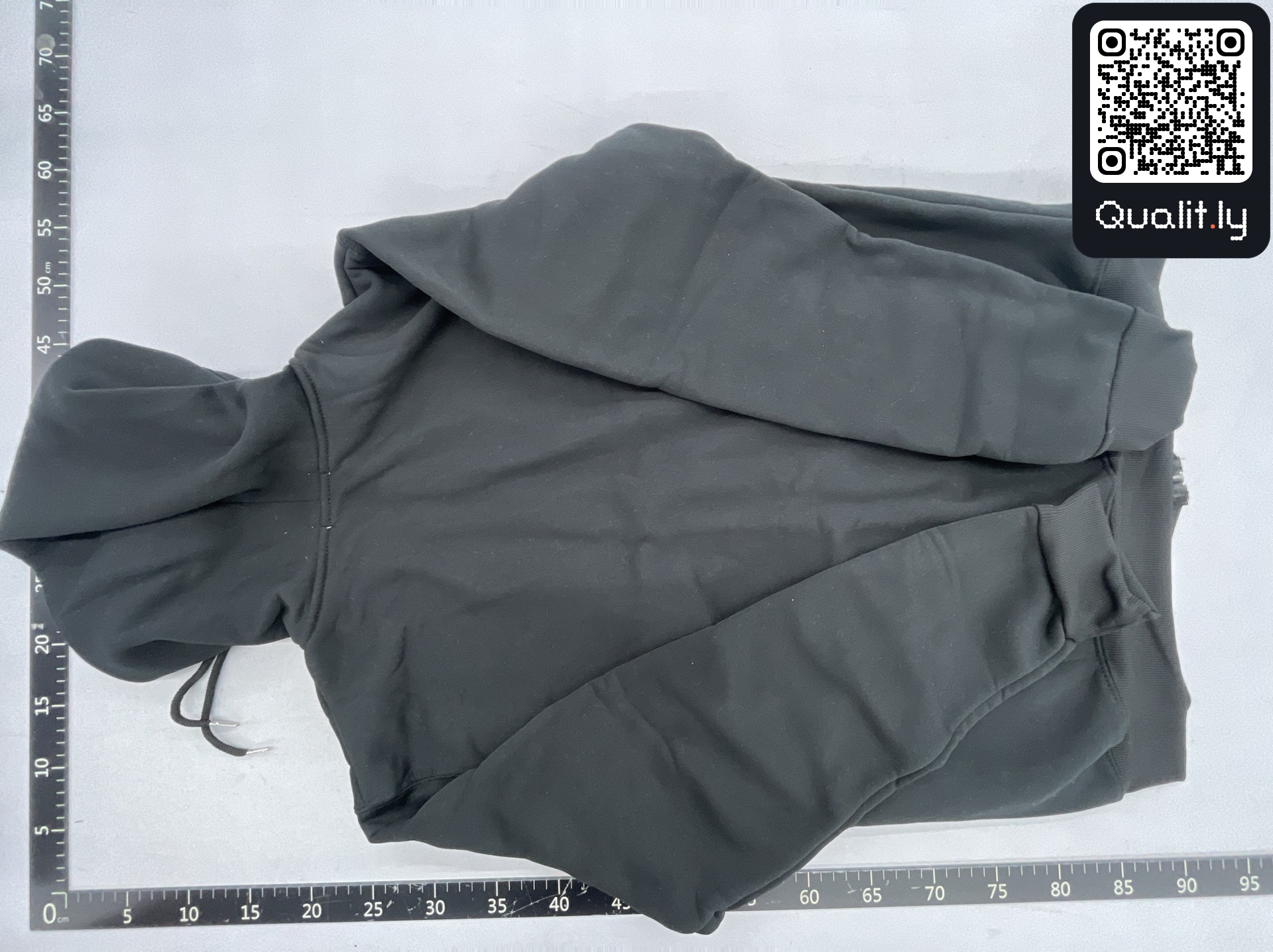 Hoodie QC photo 2 of 36