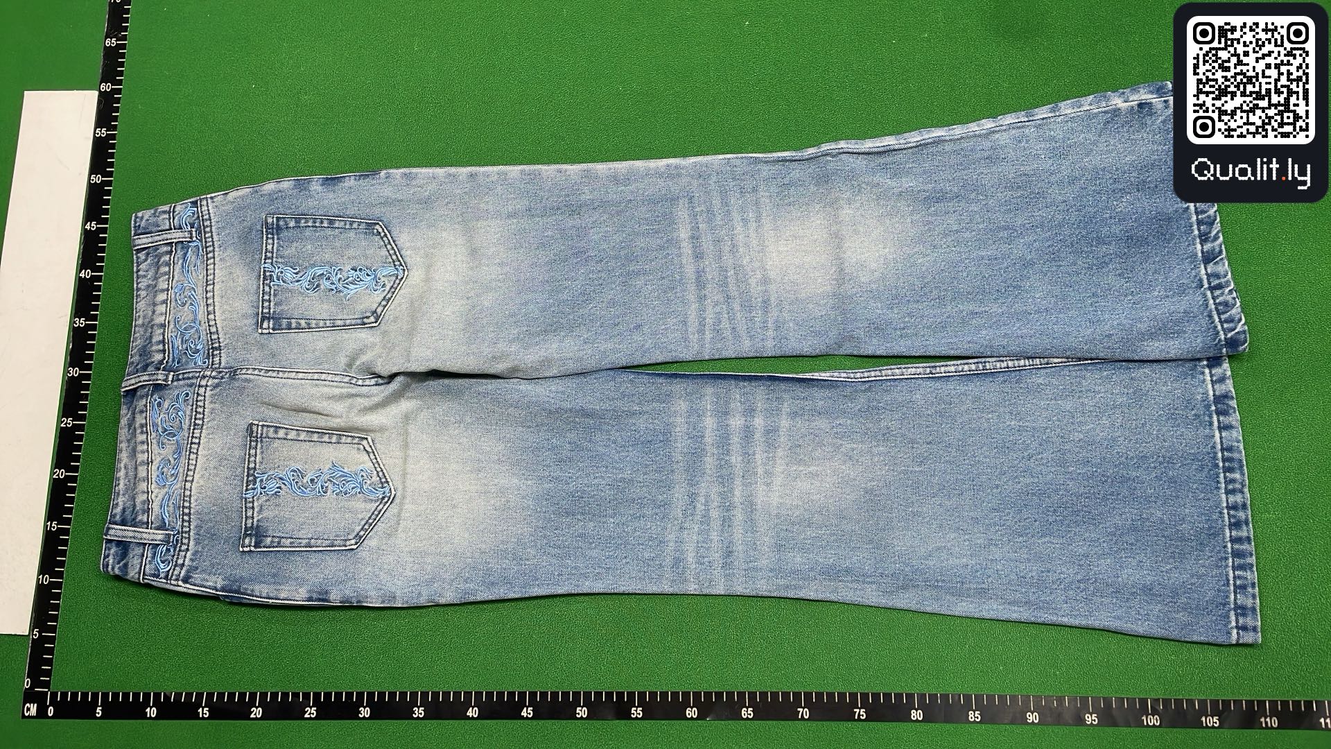 Jeans — QC-foto 3 av 8