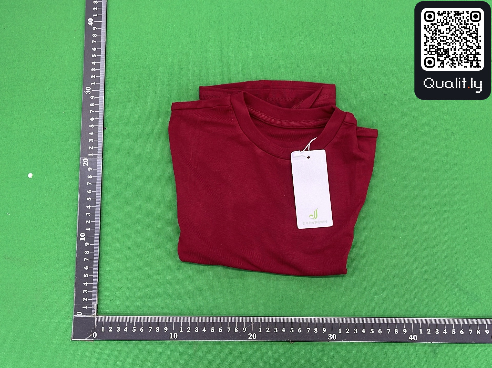 Camiseta — foto QC 1 de 4
