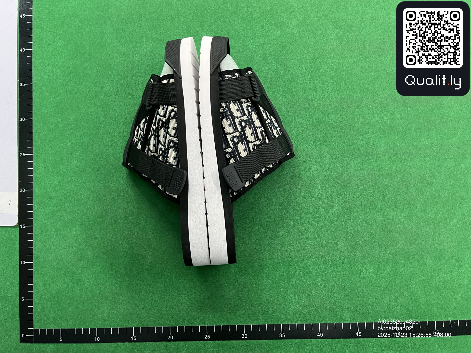 拖鞋 QC 照片 2 / 10