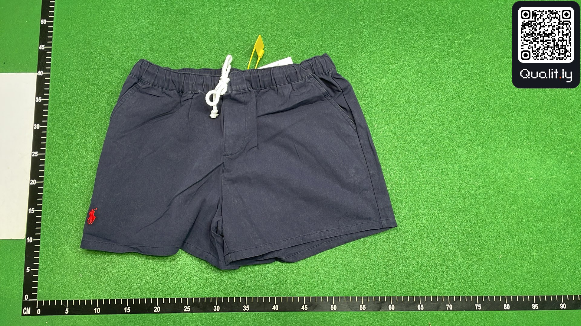 Pantaloncini — foto QC 2 di 4