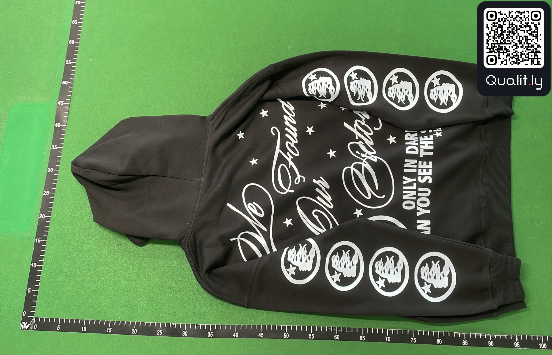 连帽卫衣 QC 照片 3 / 4