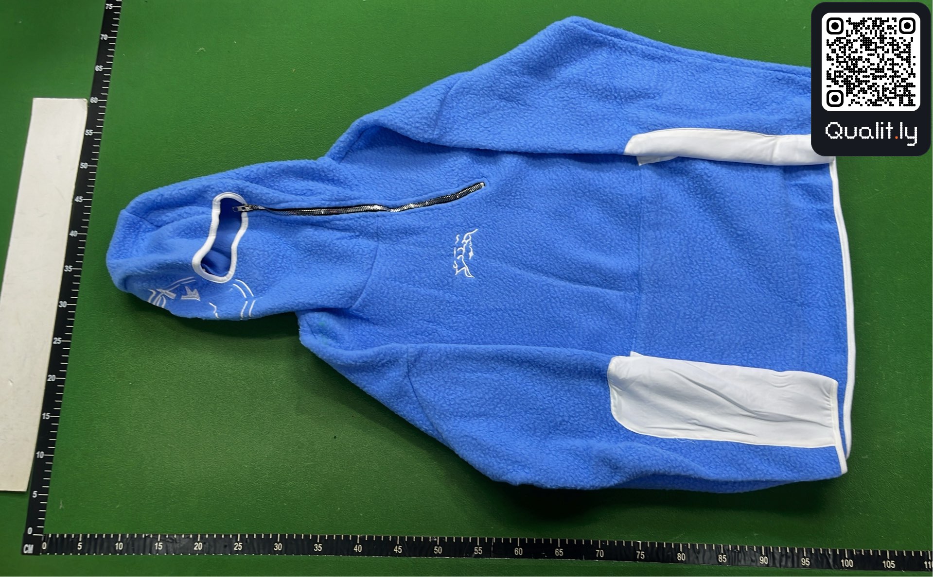 Hoodie QC photo 2 of 8