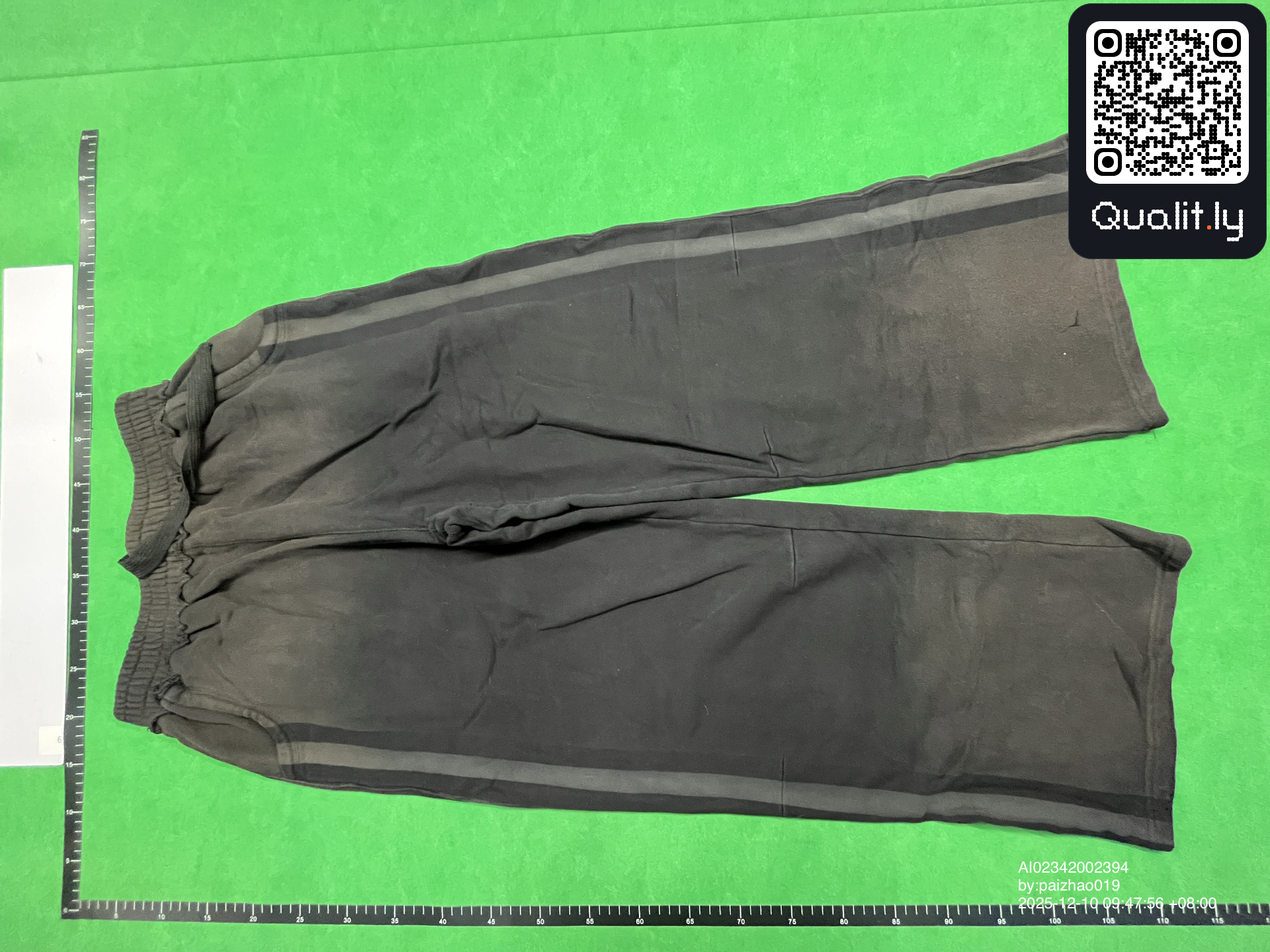 Pants QC photo 3 of 8