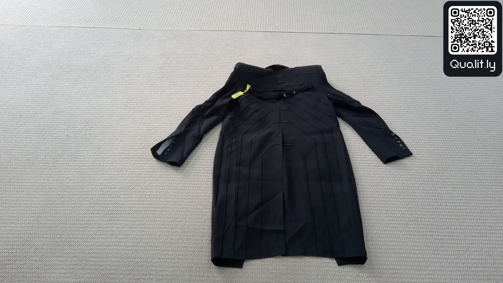 Jacket QC photo 2 of 11