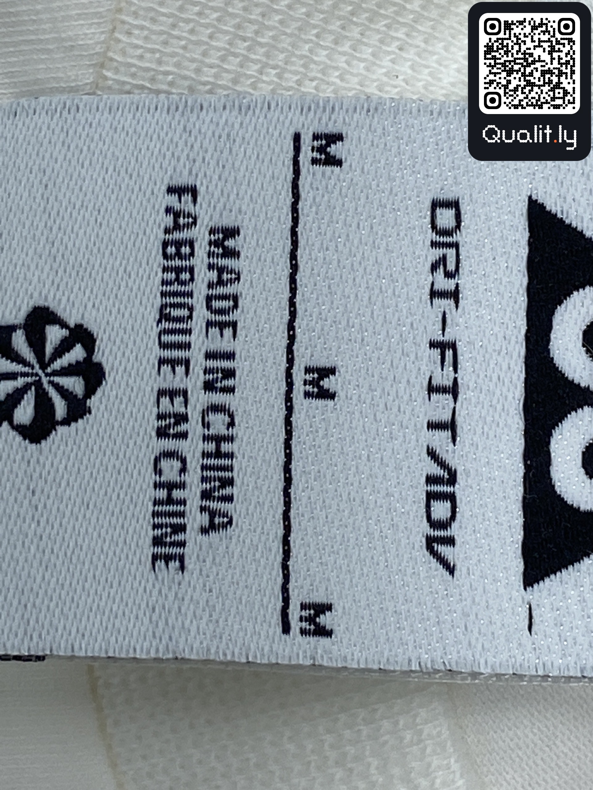 T-shirt — foto QC 1 de 22