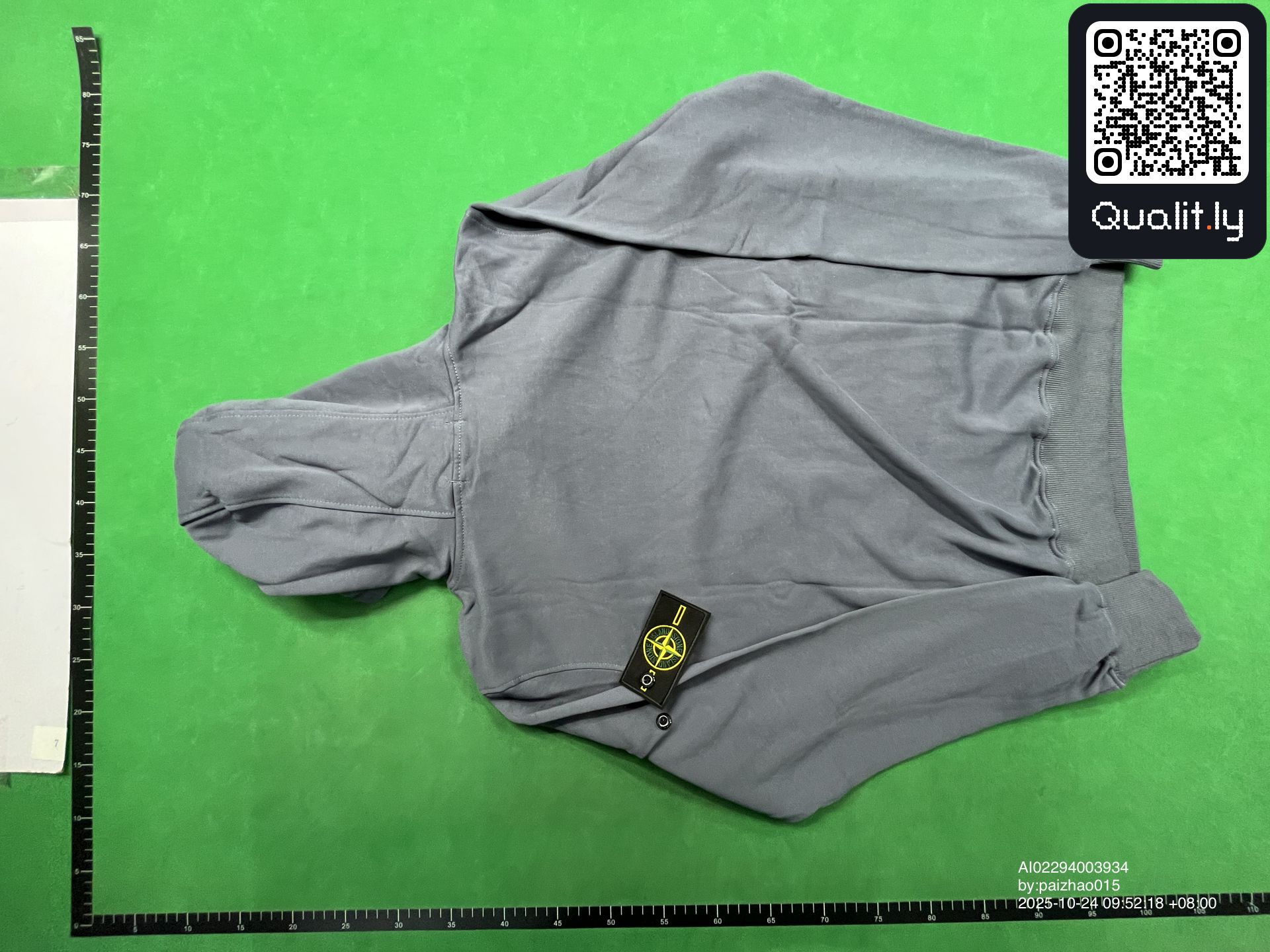 Hoodie QC photo 2 of 8