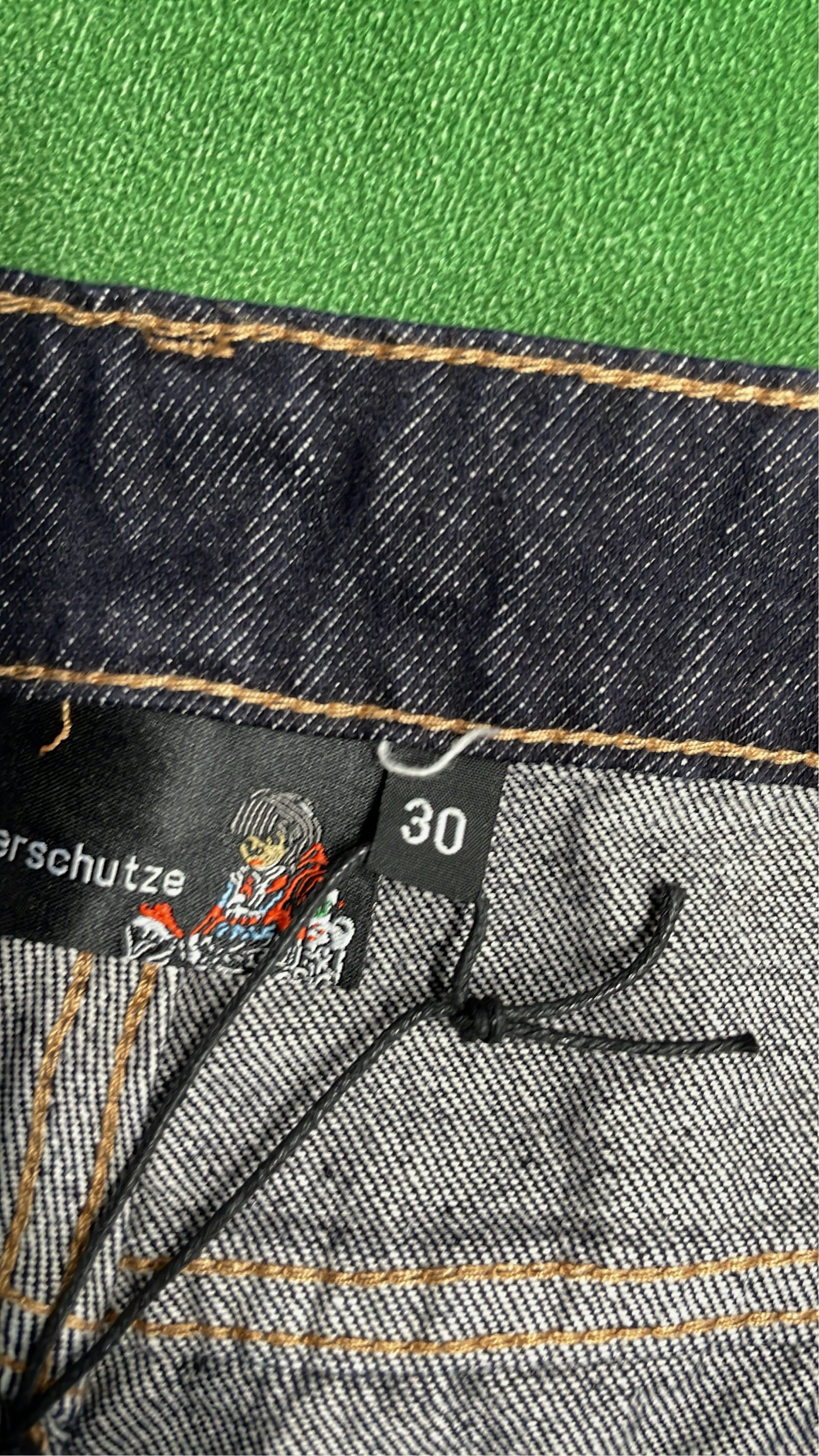 Jeans — QC-foto 1 van 16
