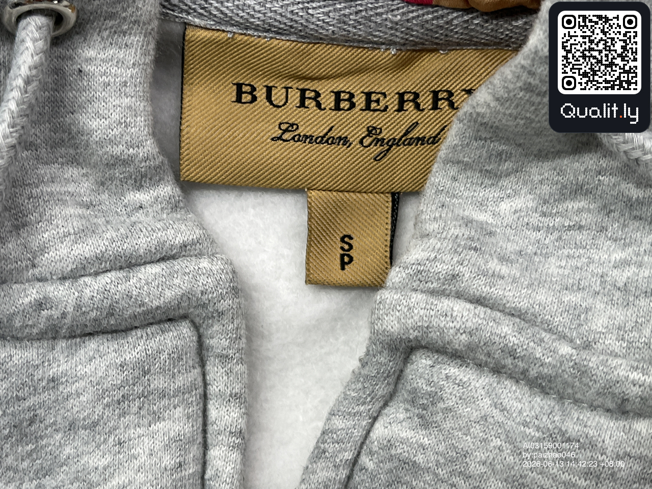 Hoodie — QC-foto 3 van 18