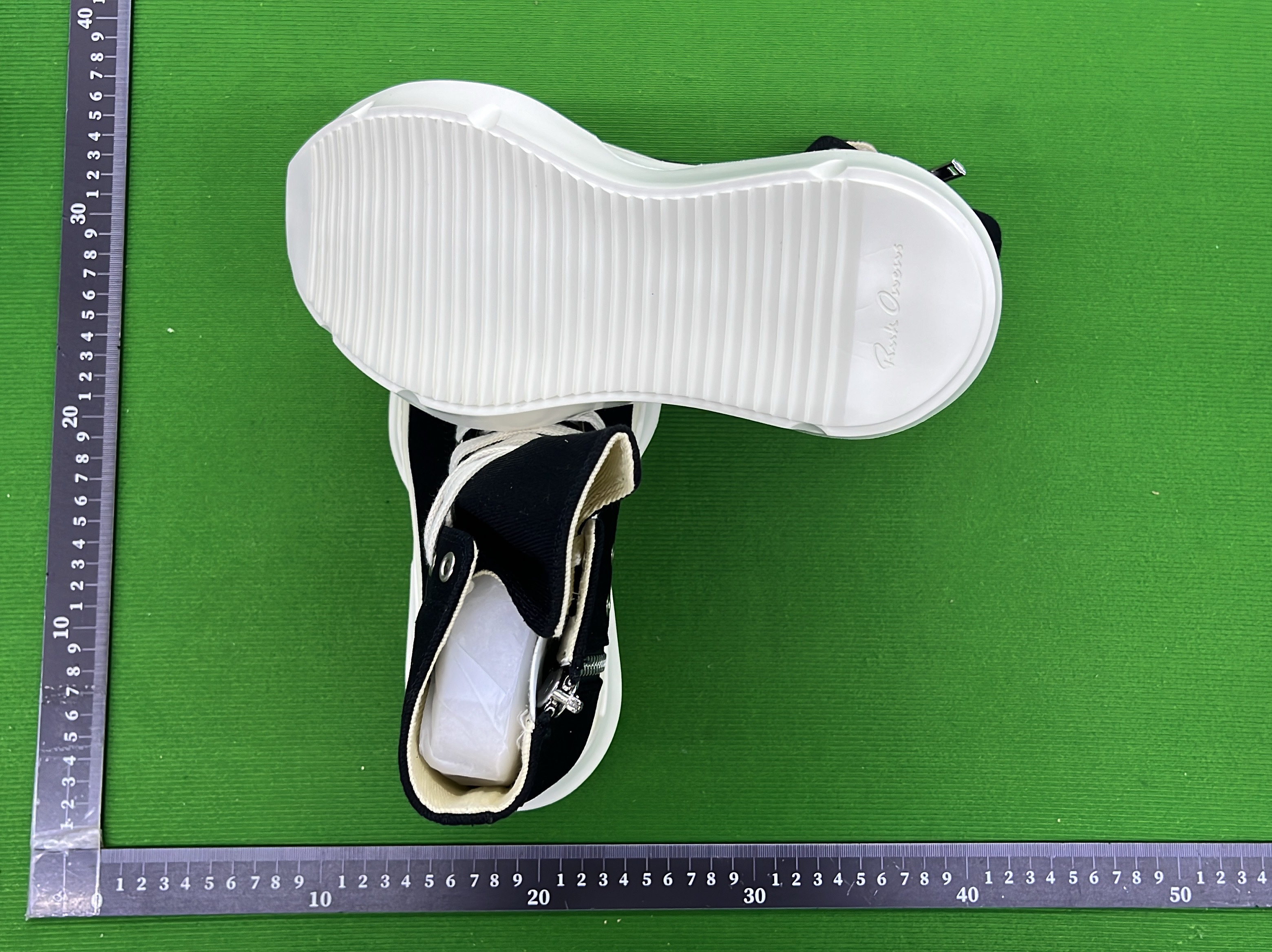 Sneakersy — zdjęcie QC 3 z 6