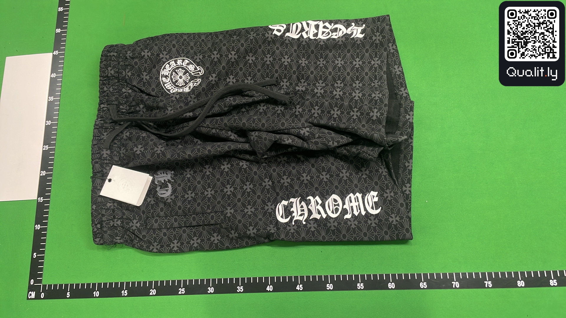 Shorts QC photo 2 of 12