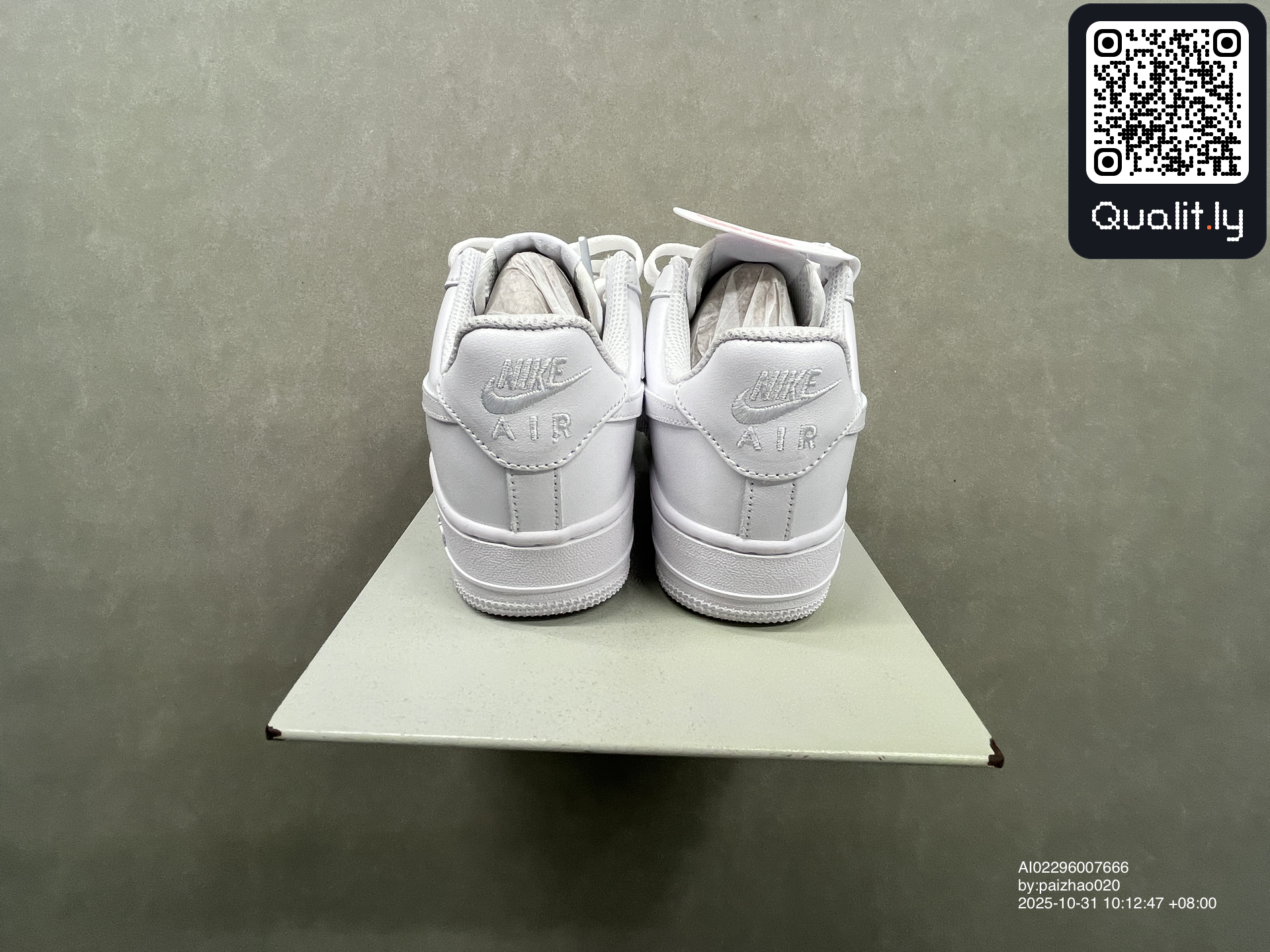 Sneaker — QC-Foto 3 von 30