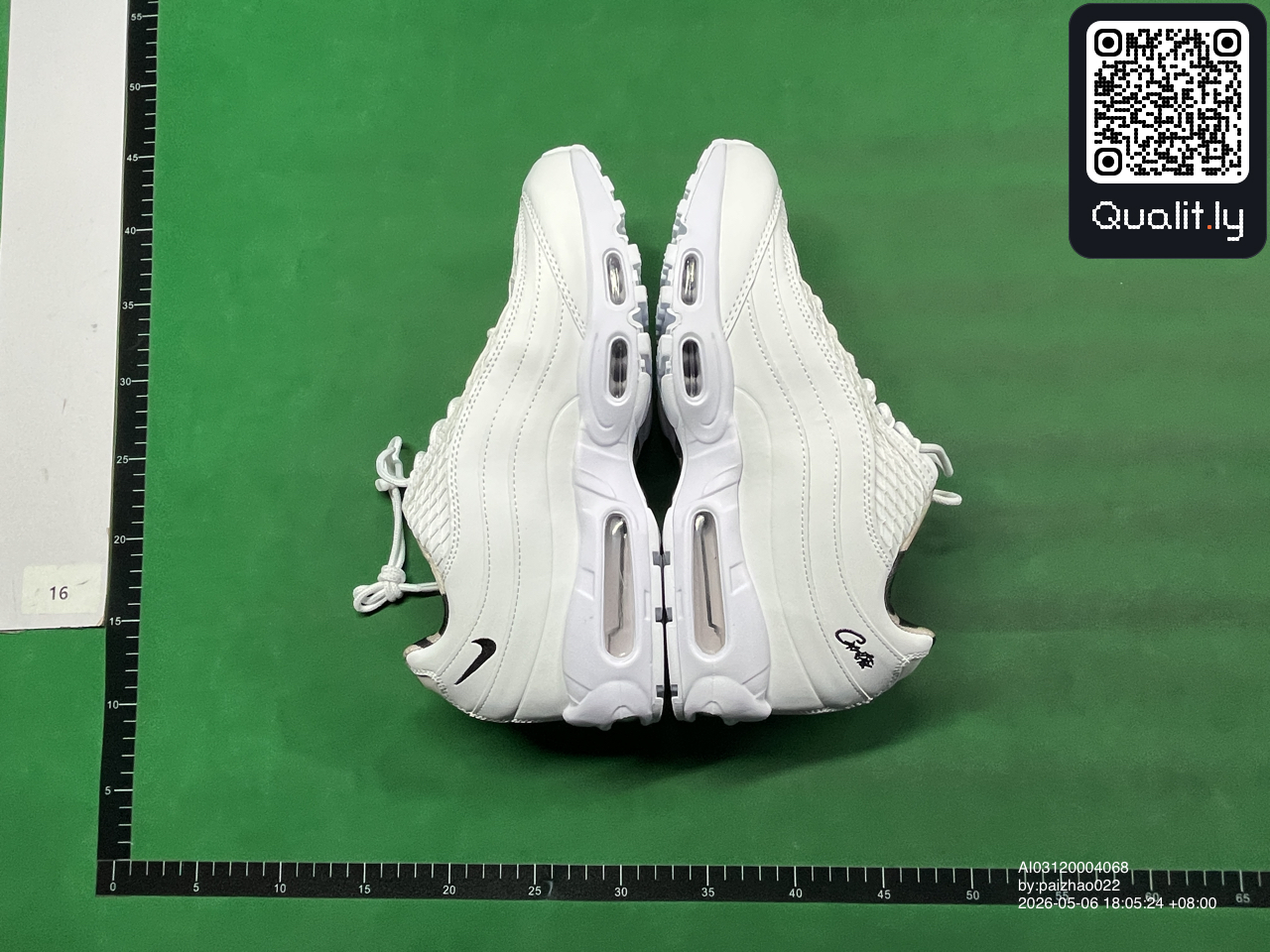 Sneakers QC photo 3 of 12