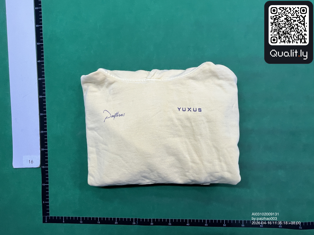 Bluza z kapturem — zdjęcie QC 1 z 8