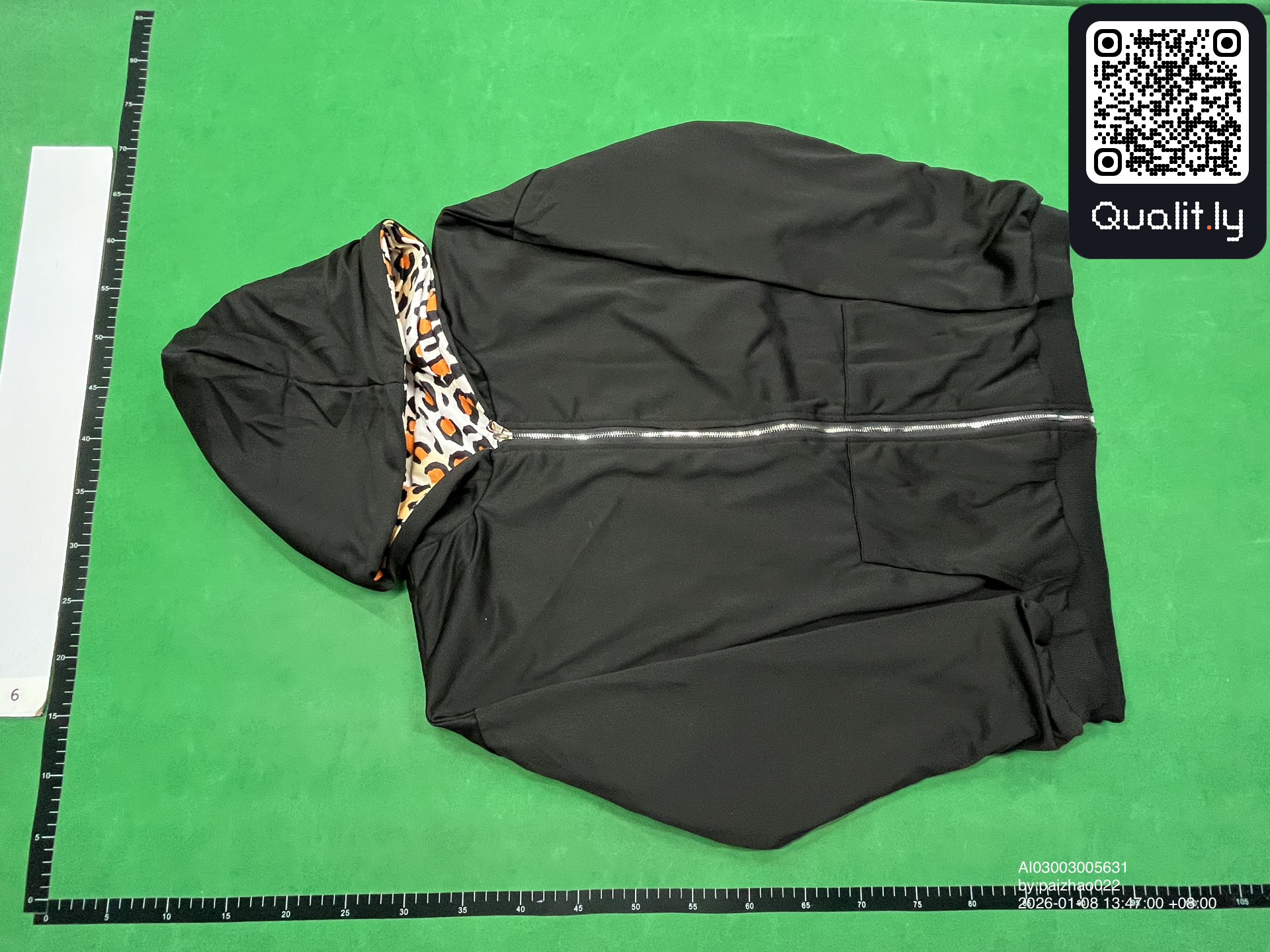 Hoodie — QC-foto 3 av 8