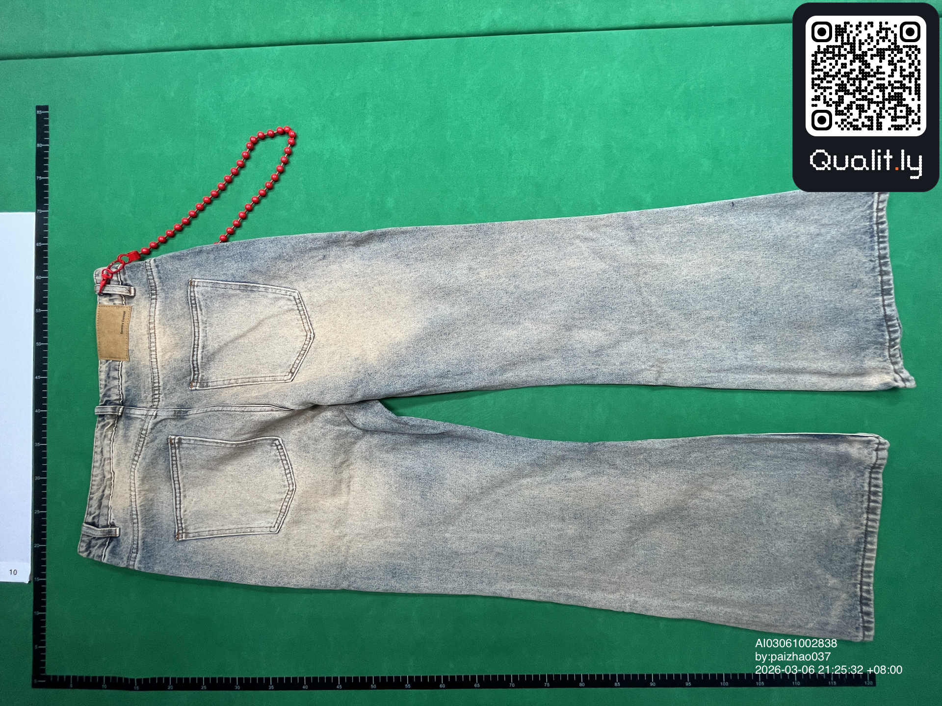 Jeans — QC-foto 2 av 8