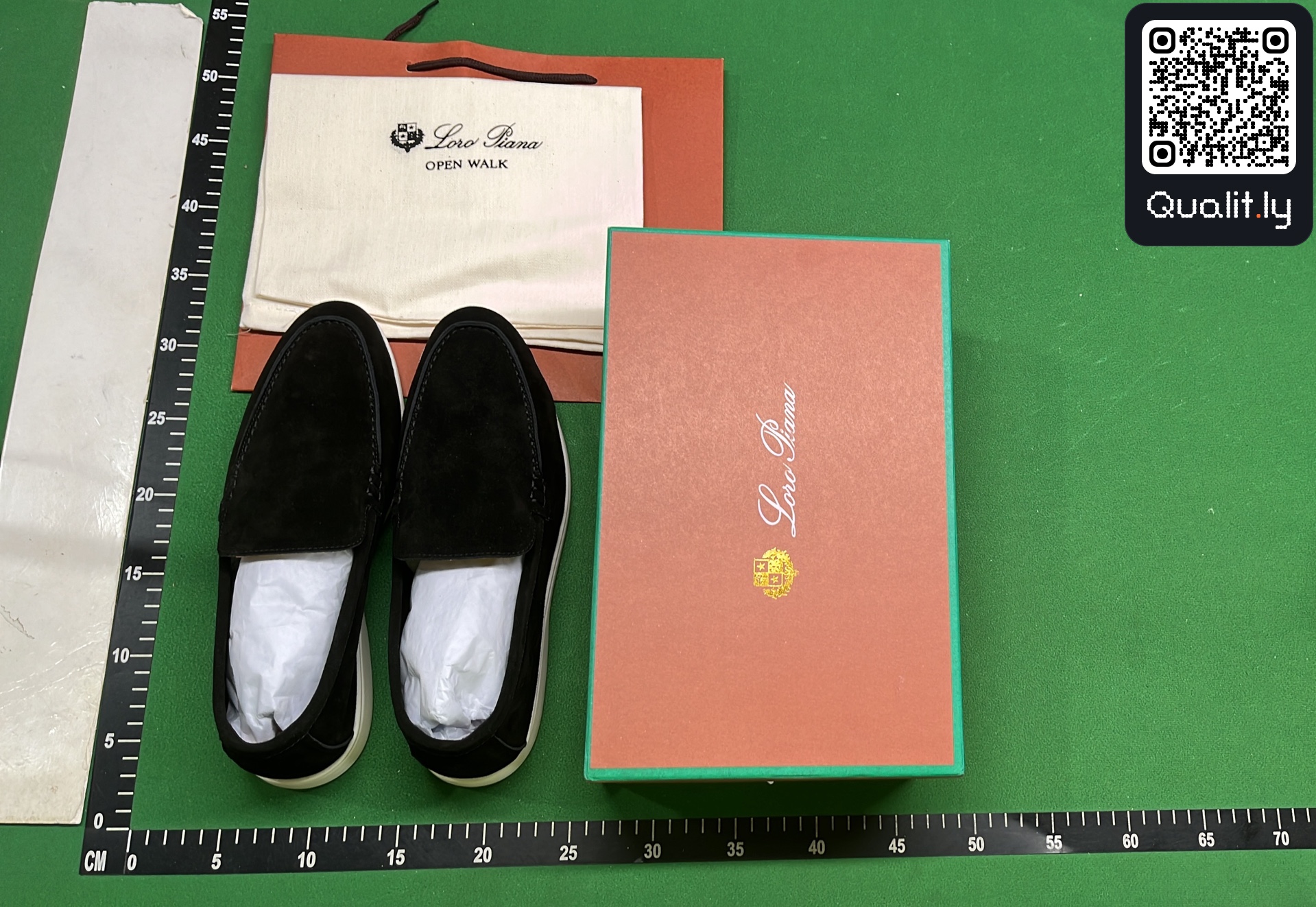 Sneakers QC photo 1 of 6