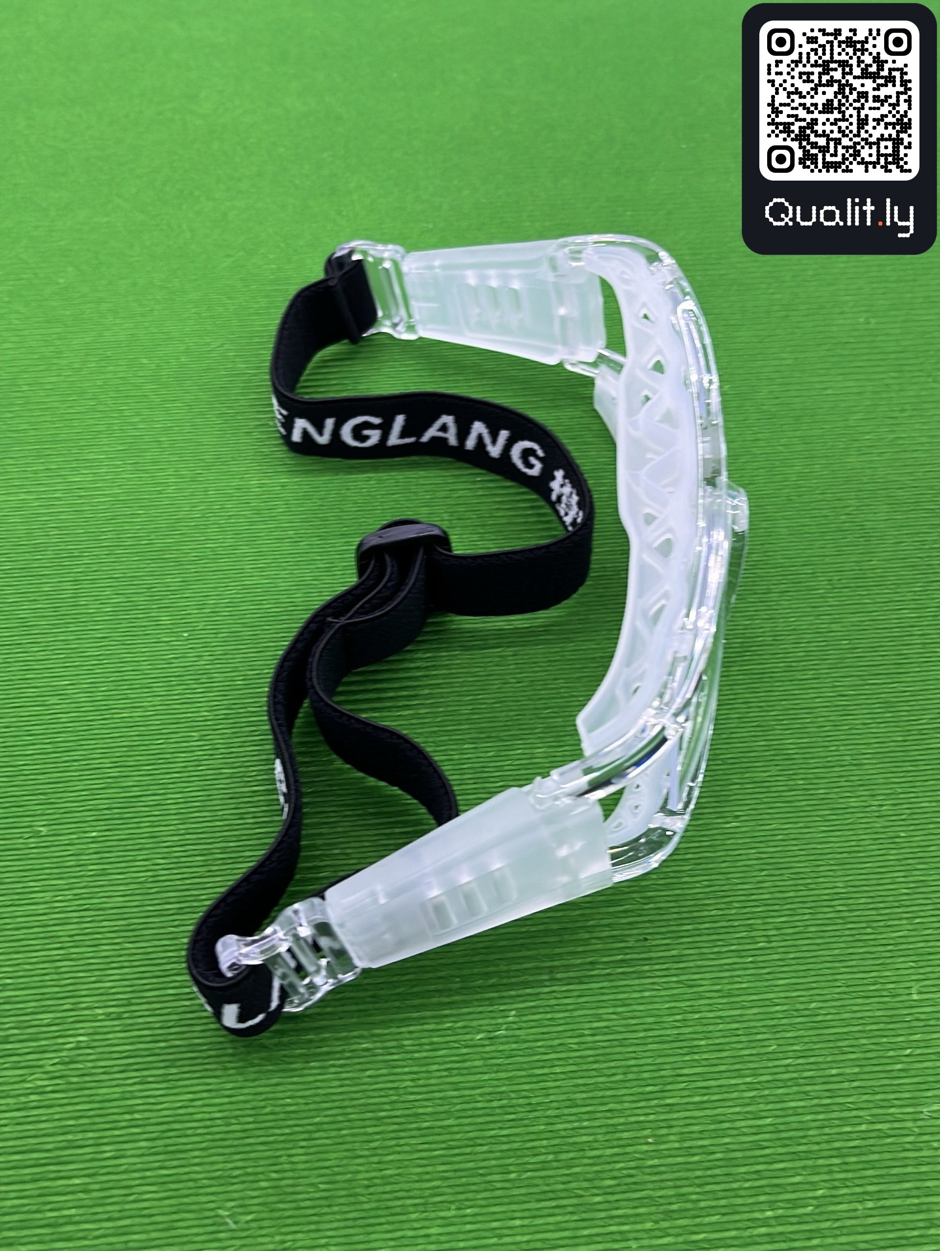 Sunglasses QC photo 2 of 3