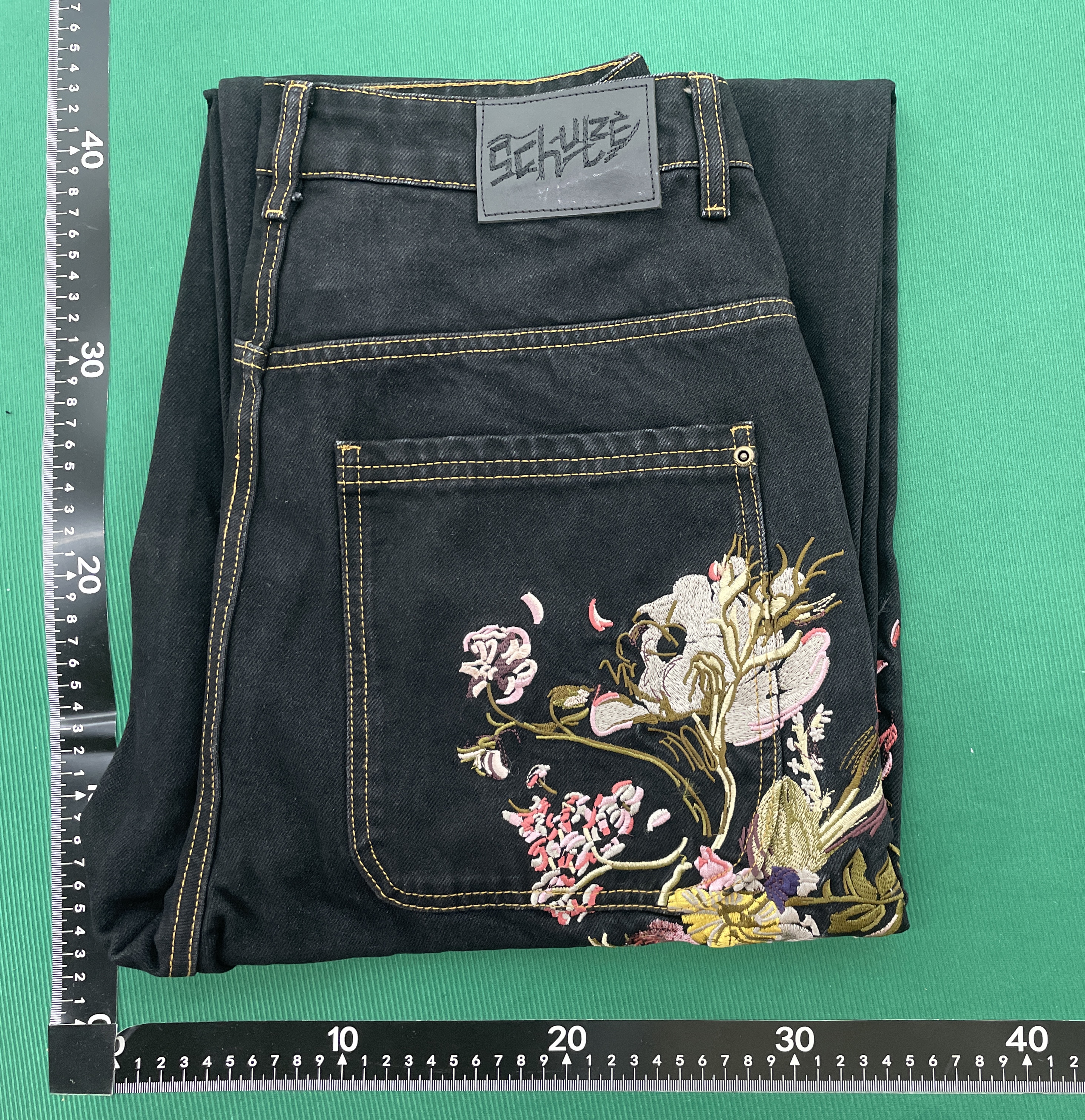 Jeans QC photo 1 of 21