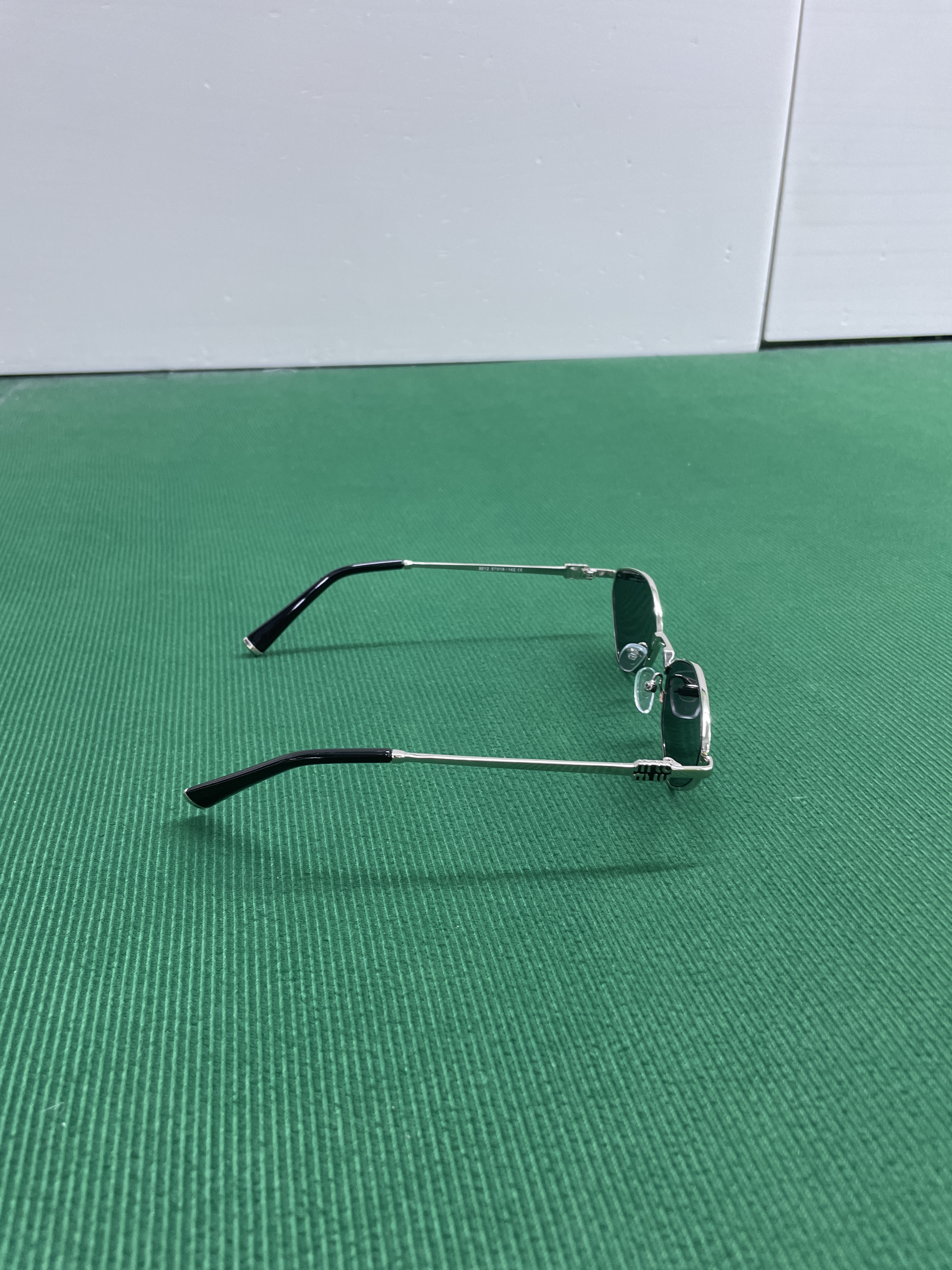 太阳镜 QC 照片 3 / 76