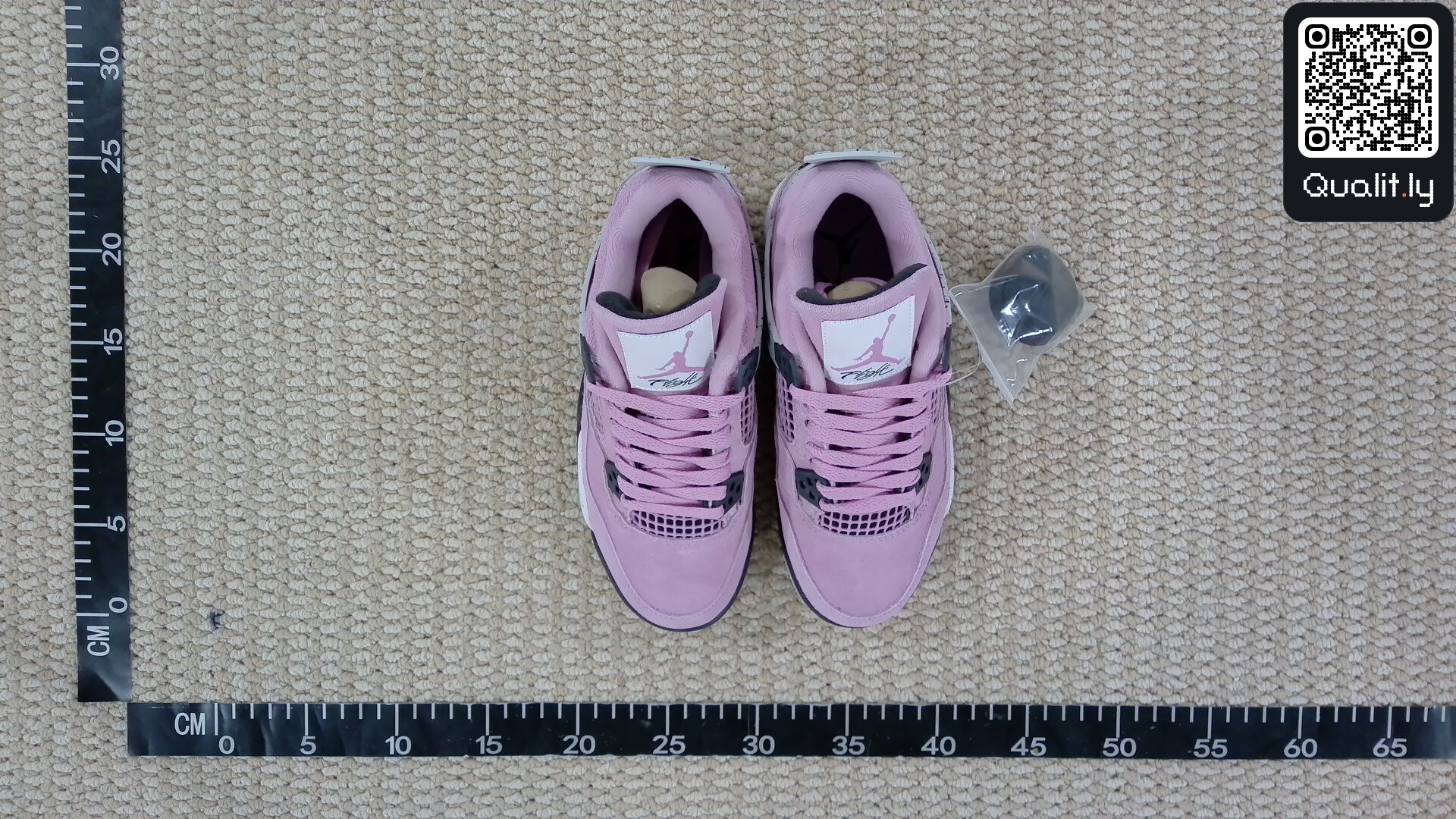 Sneakers QC photo 1 of 14