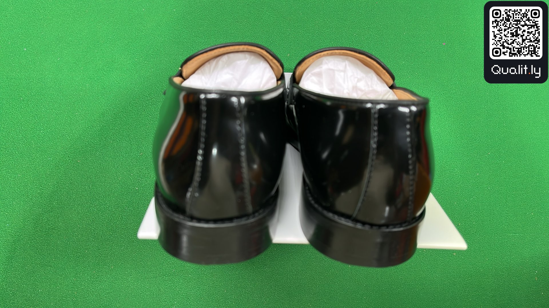 Sneakers QC photo 3 of 6