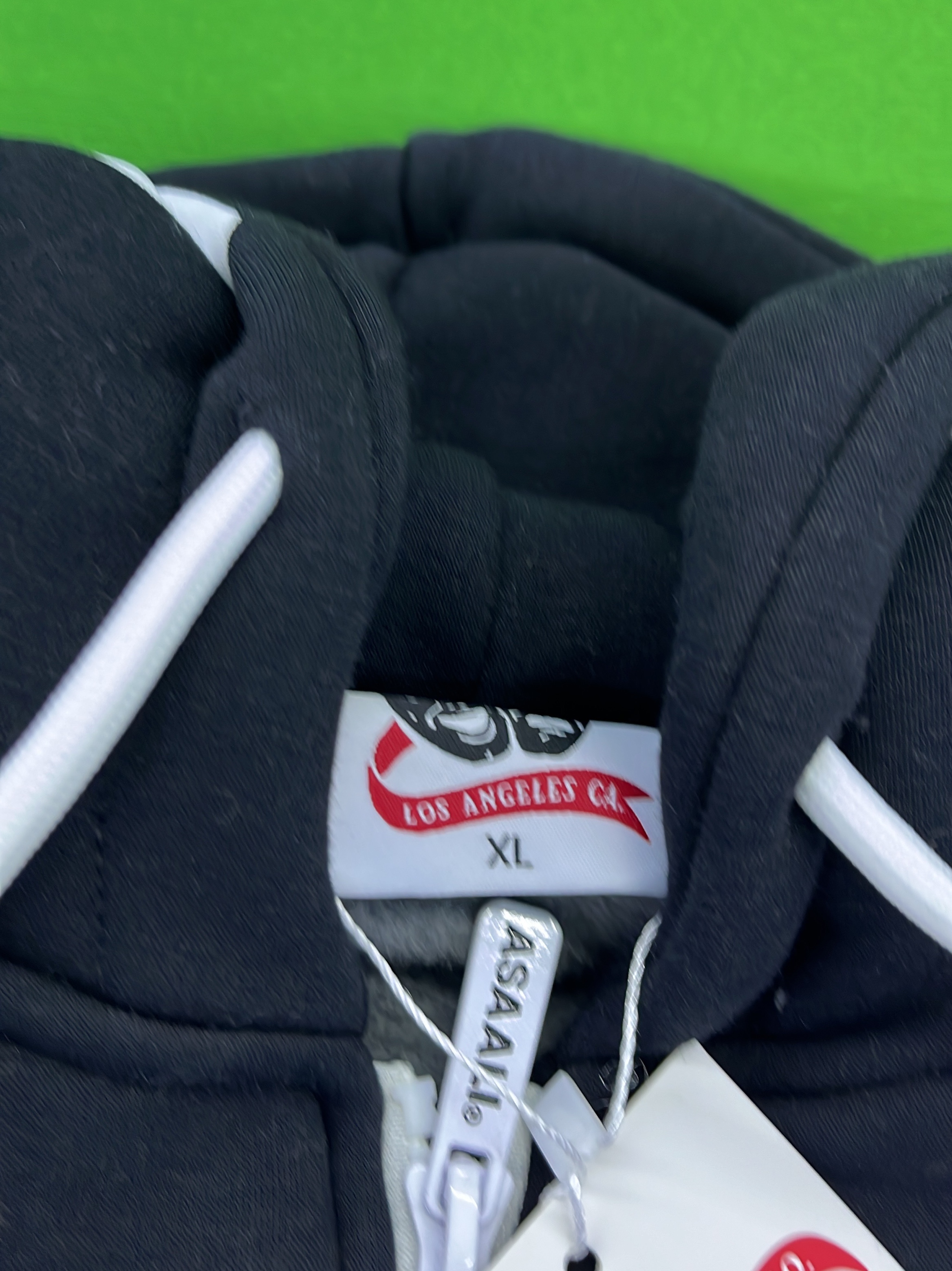 Hoodie QC photo 2 of 28