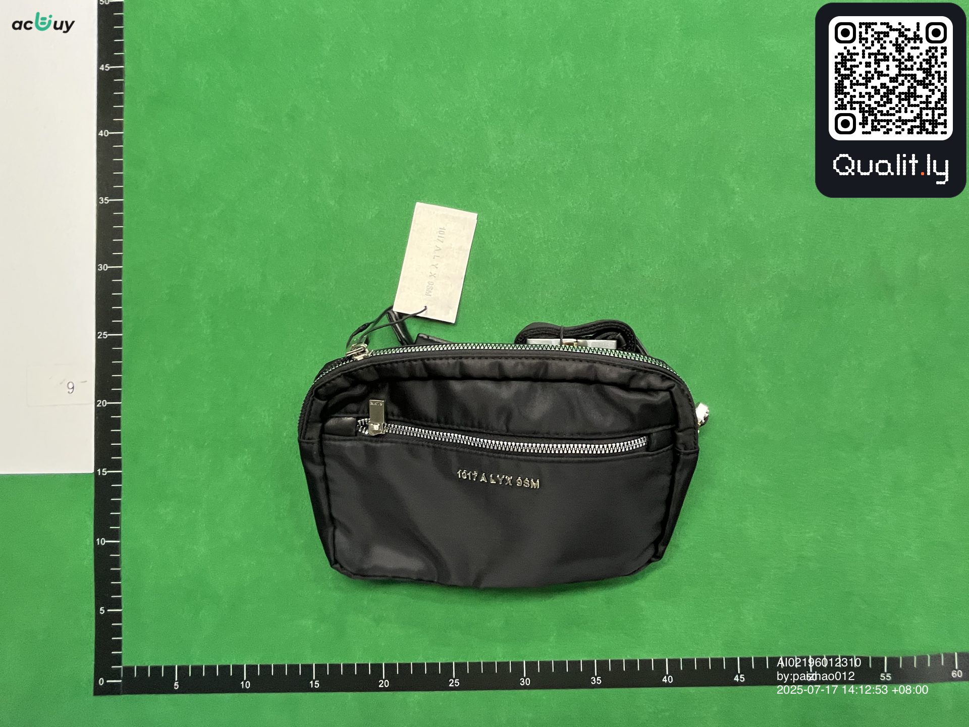 Bag QC photo 3 of 12