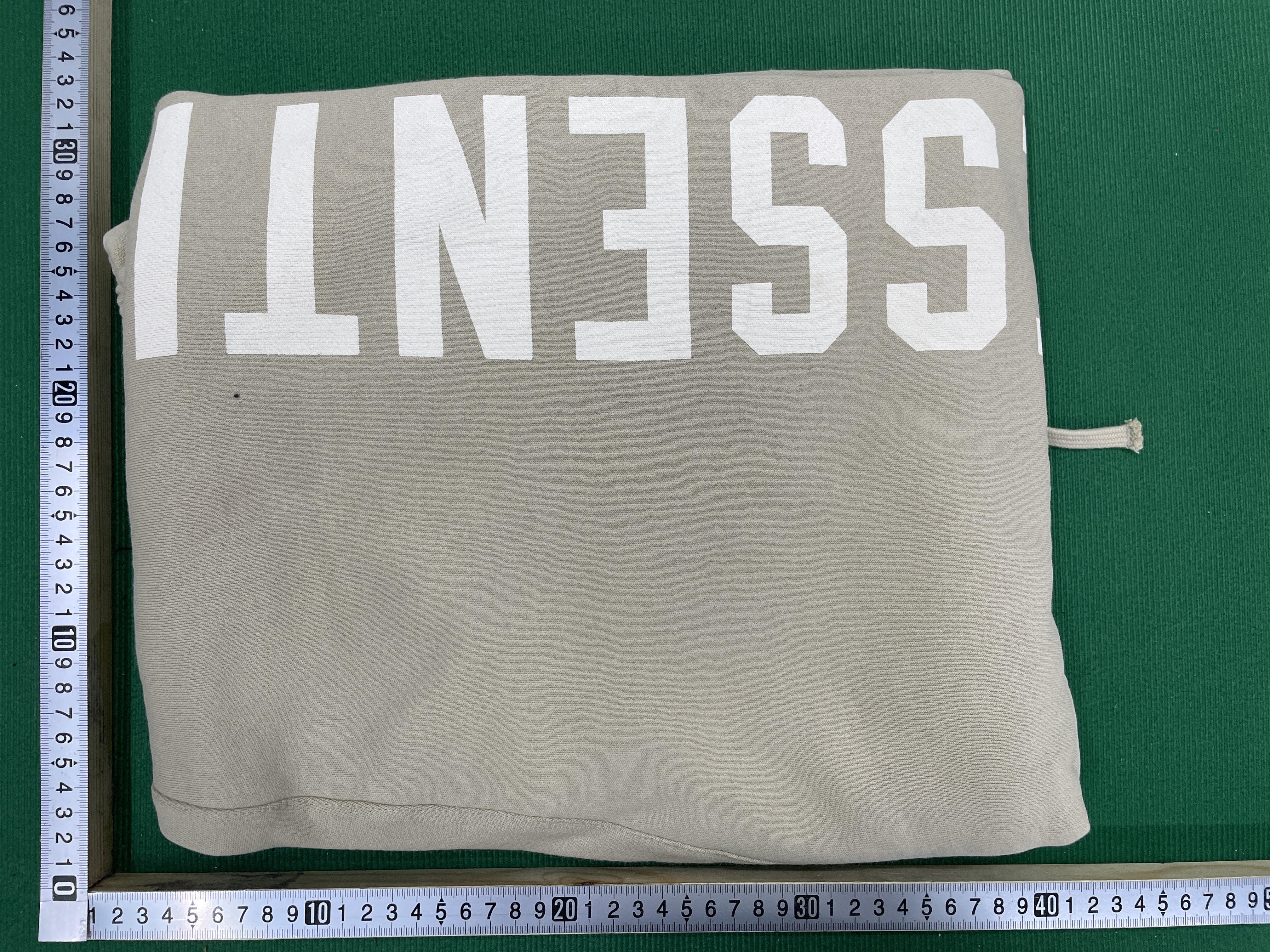Pants QC photo 1 of 67