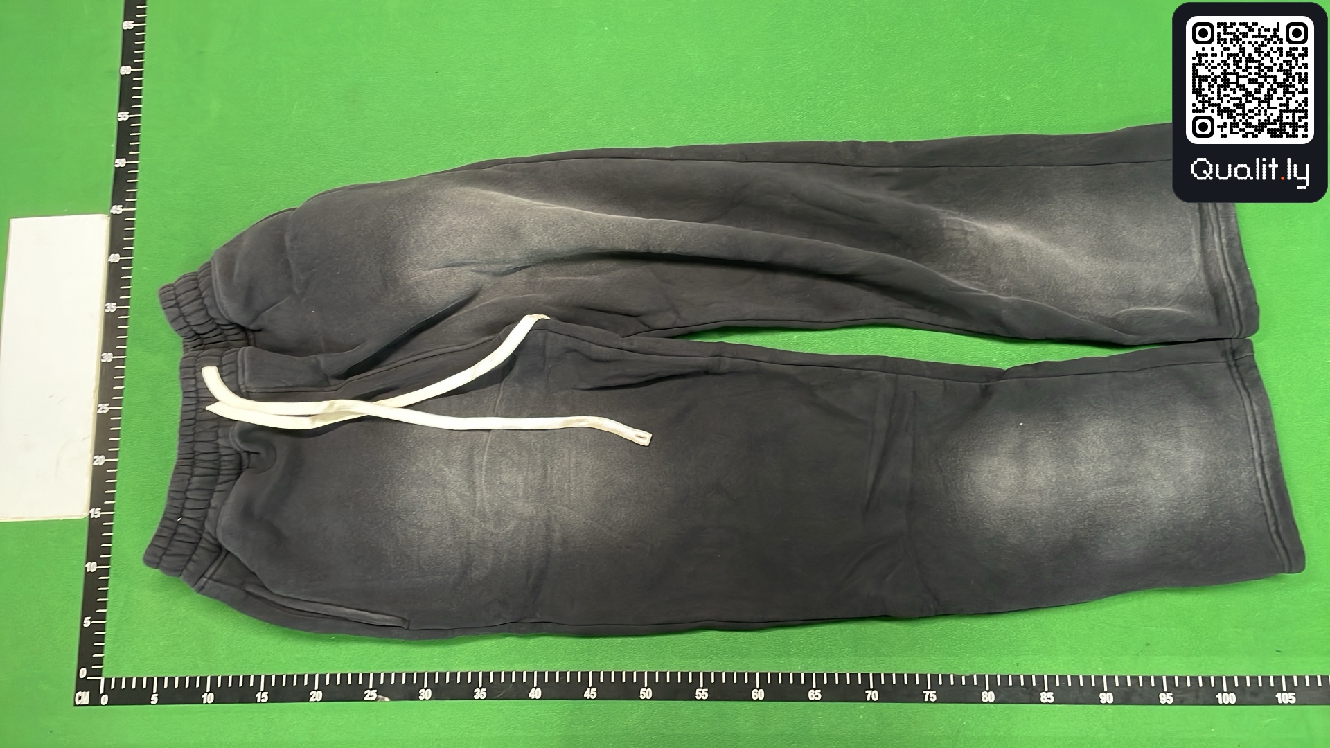 Pants QC photo 2 of 58