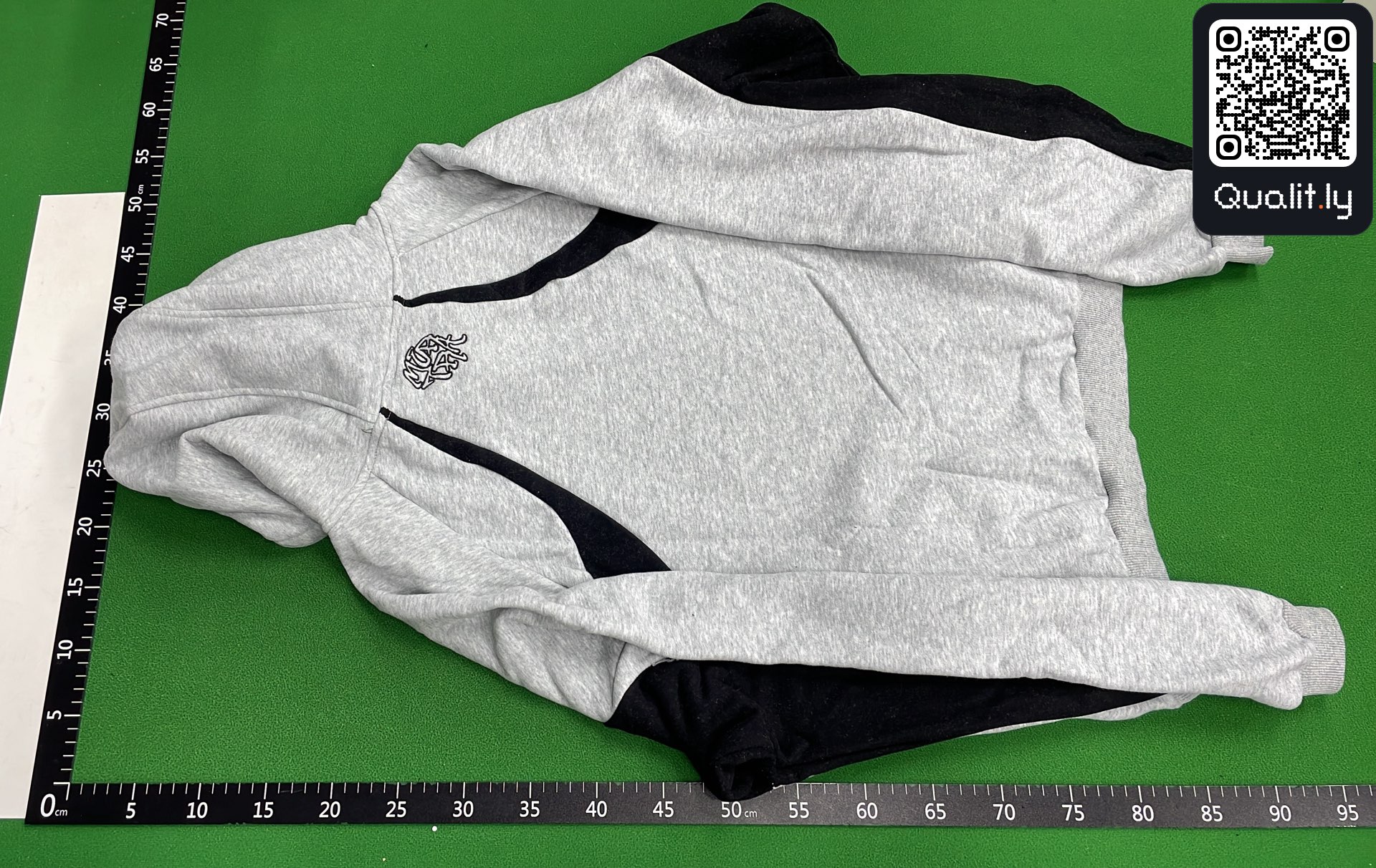 Bluza z kapturem — zdjęcie QC 3 z 18