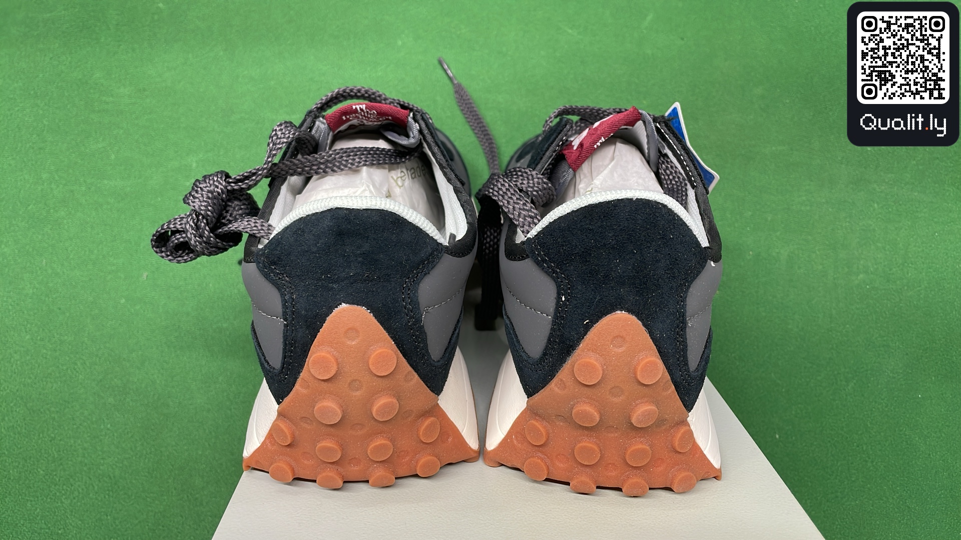 Sneakers QC photo 3 of 40