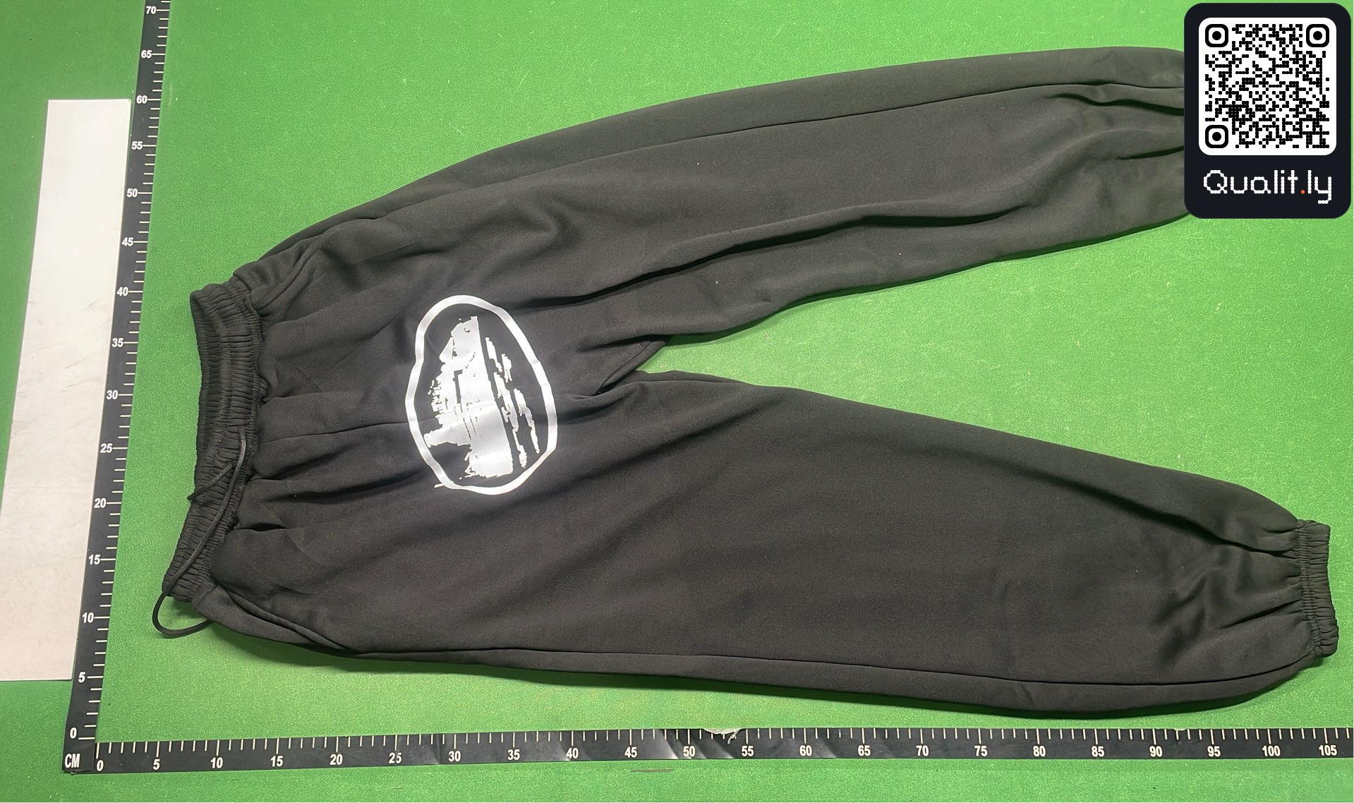 Pants QC photo 1 of 15