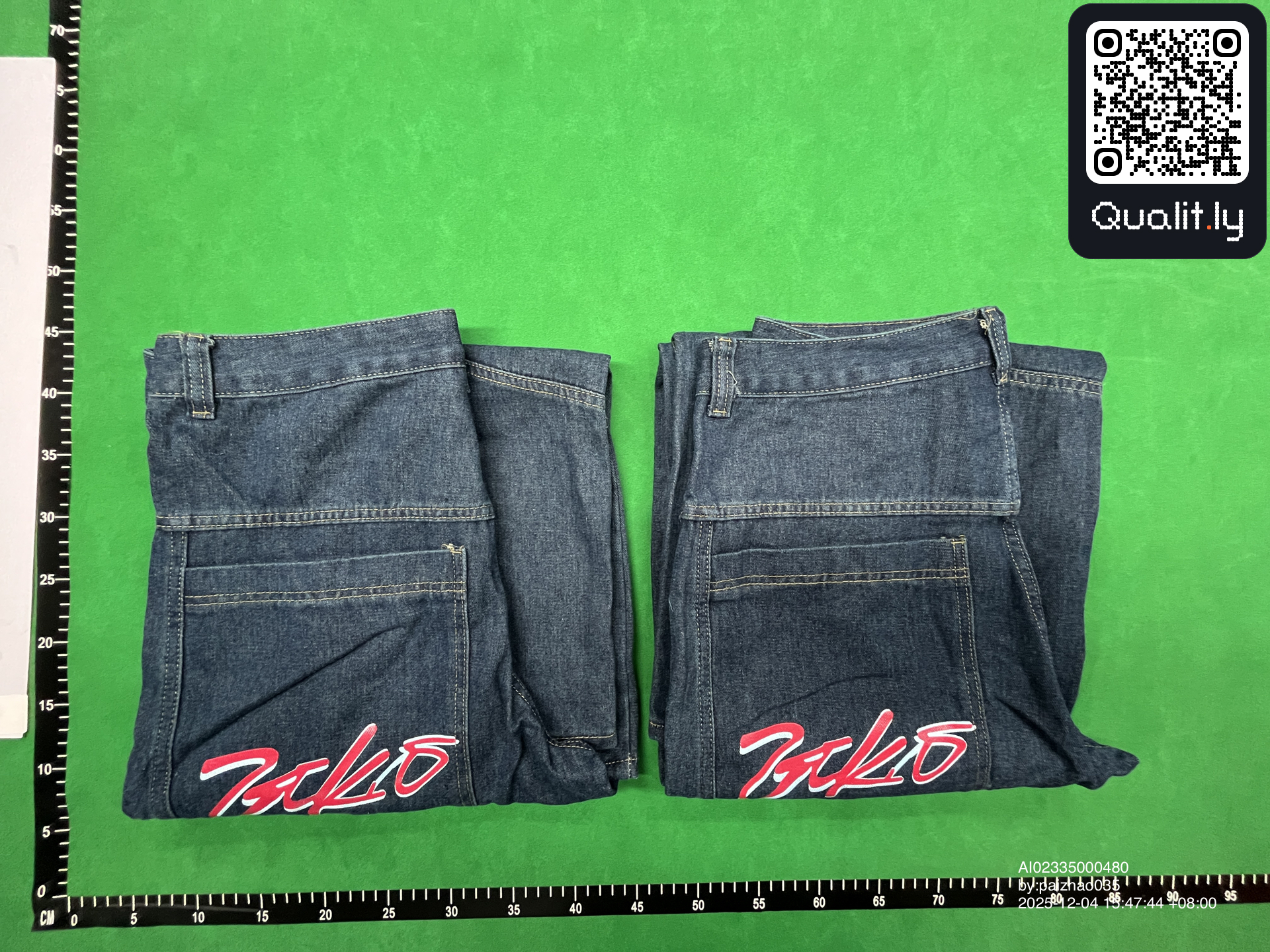 牛仔裤 QC 照片 1 / 4