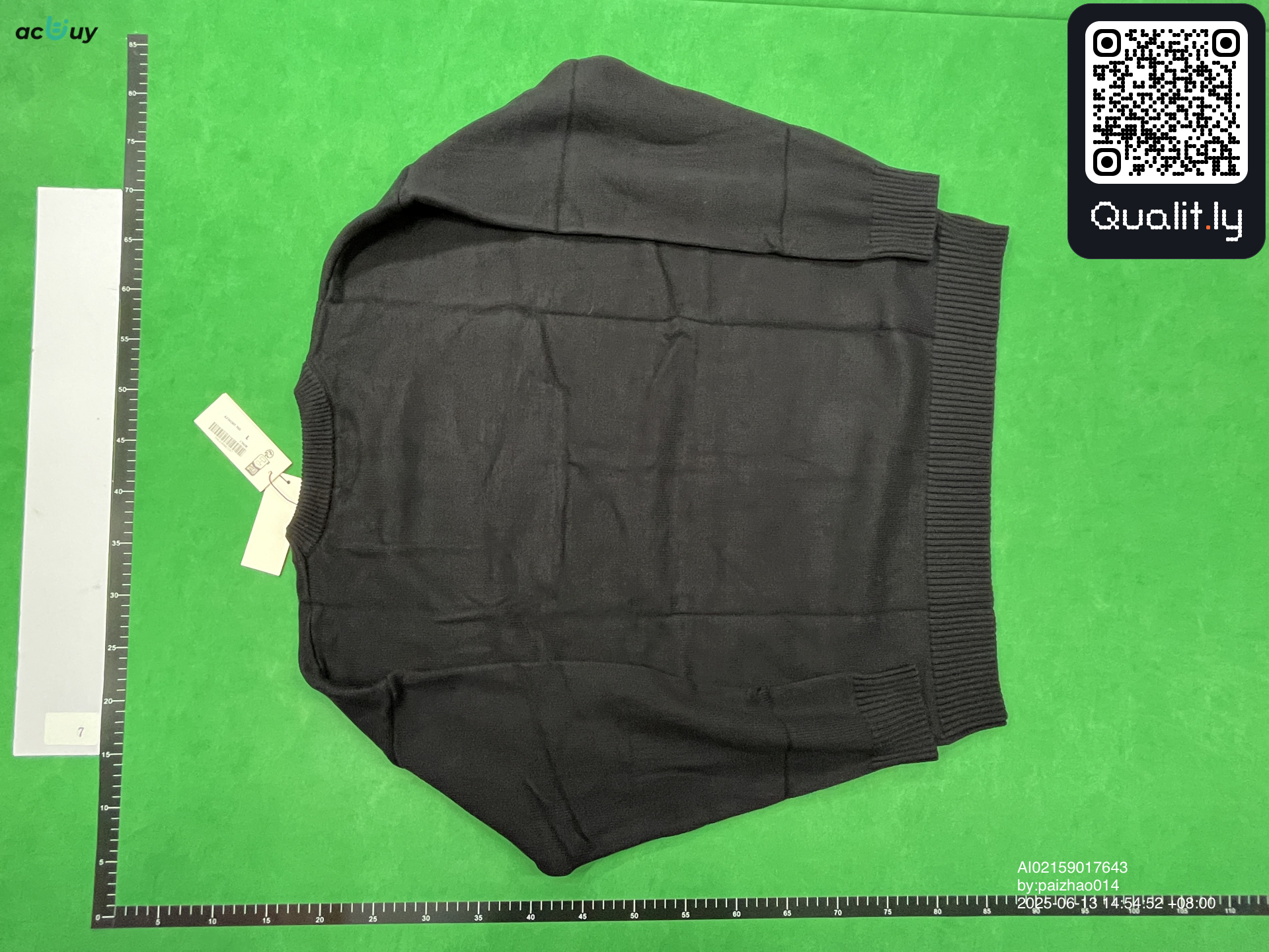 Sweater QC photo 2 of 16