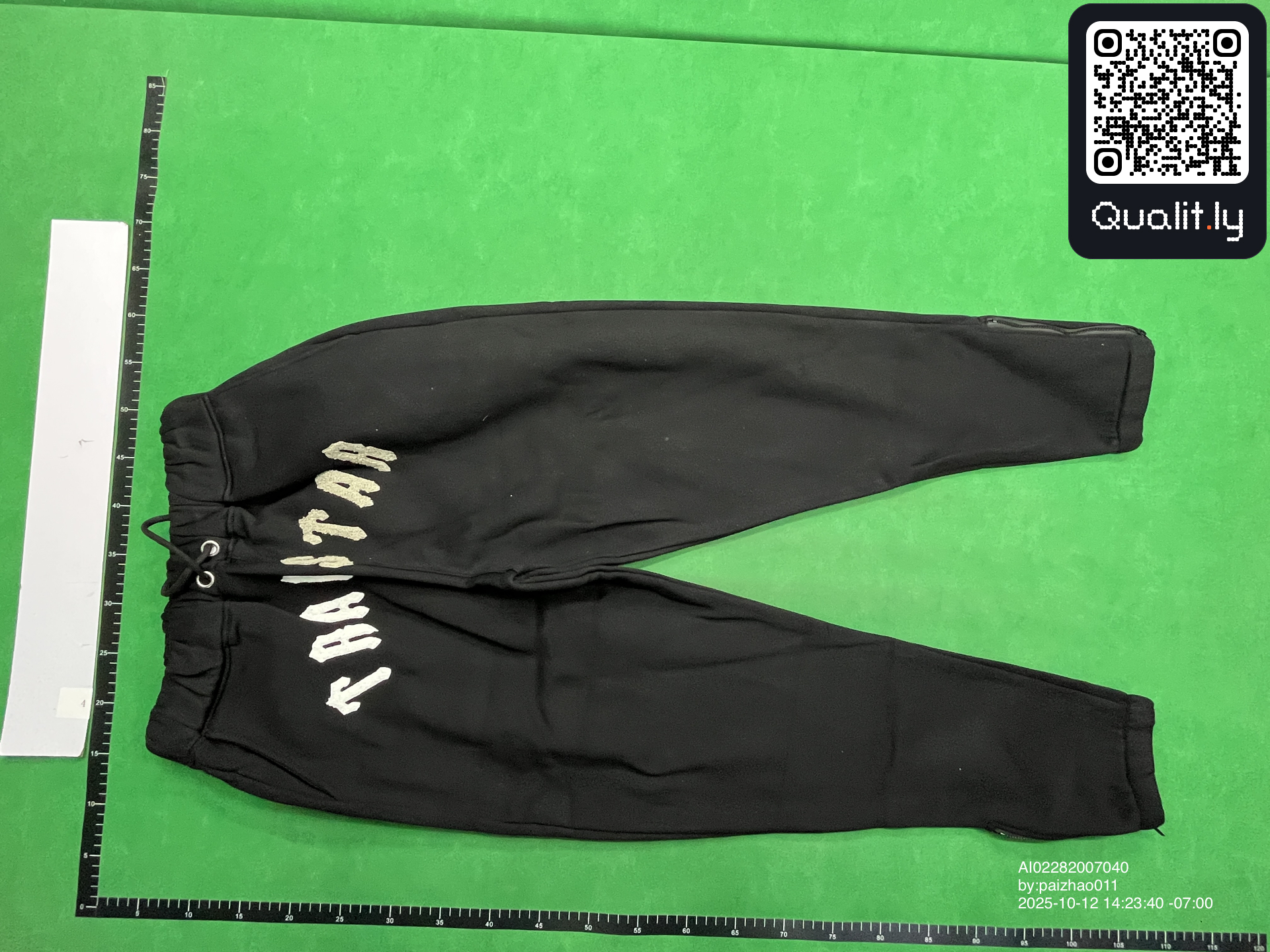 Hoodie — QC-foto 2 van 4