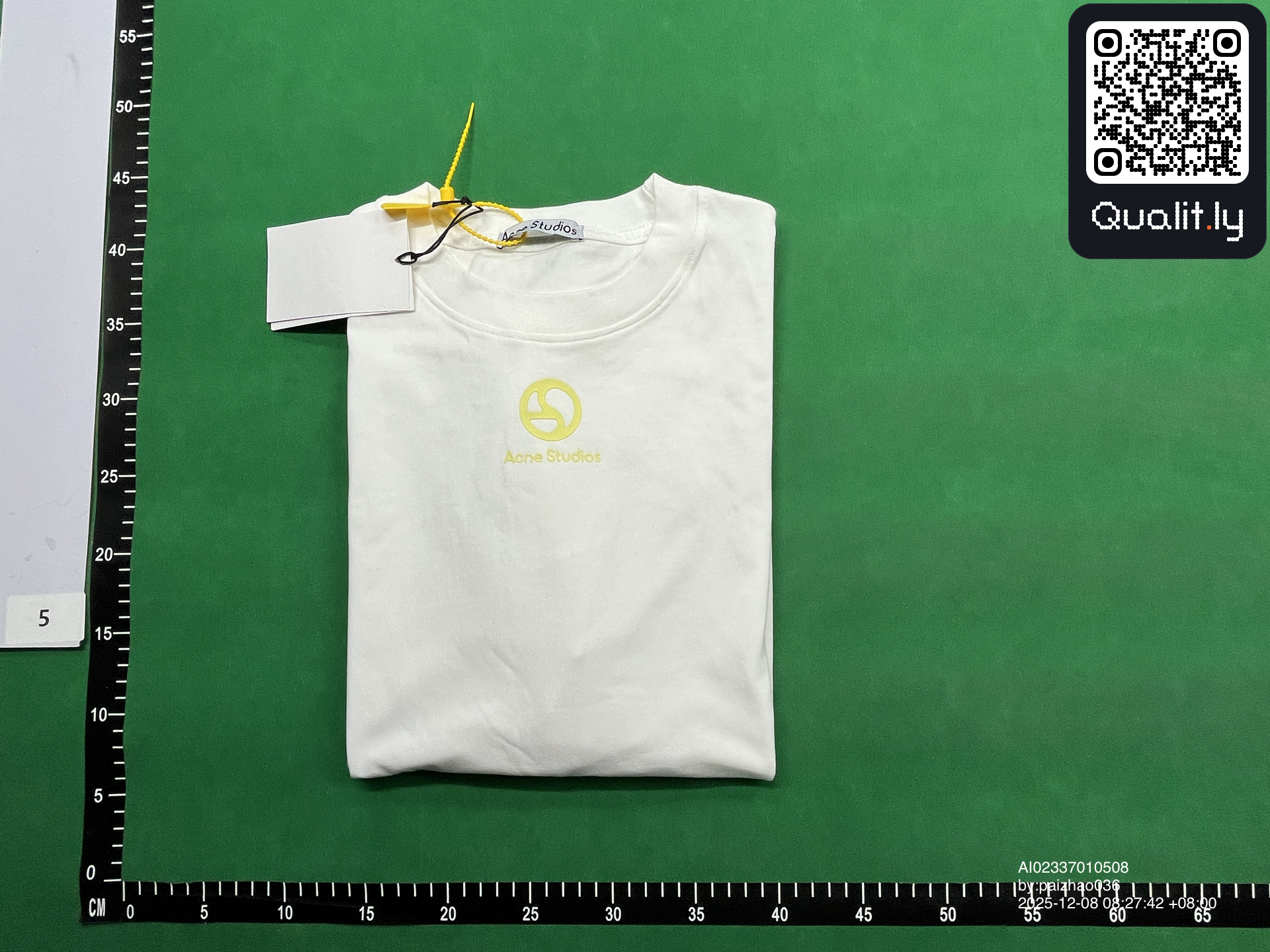 Camiseta — foto QC 1 de 4