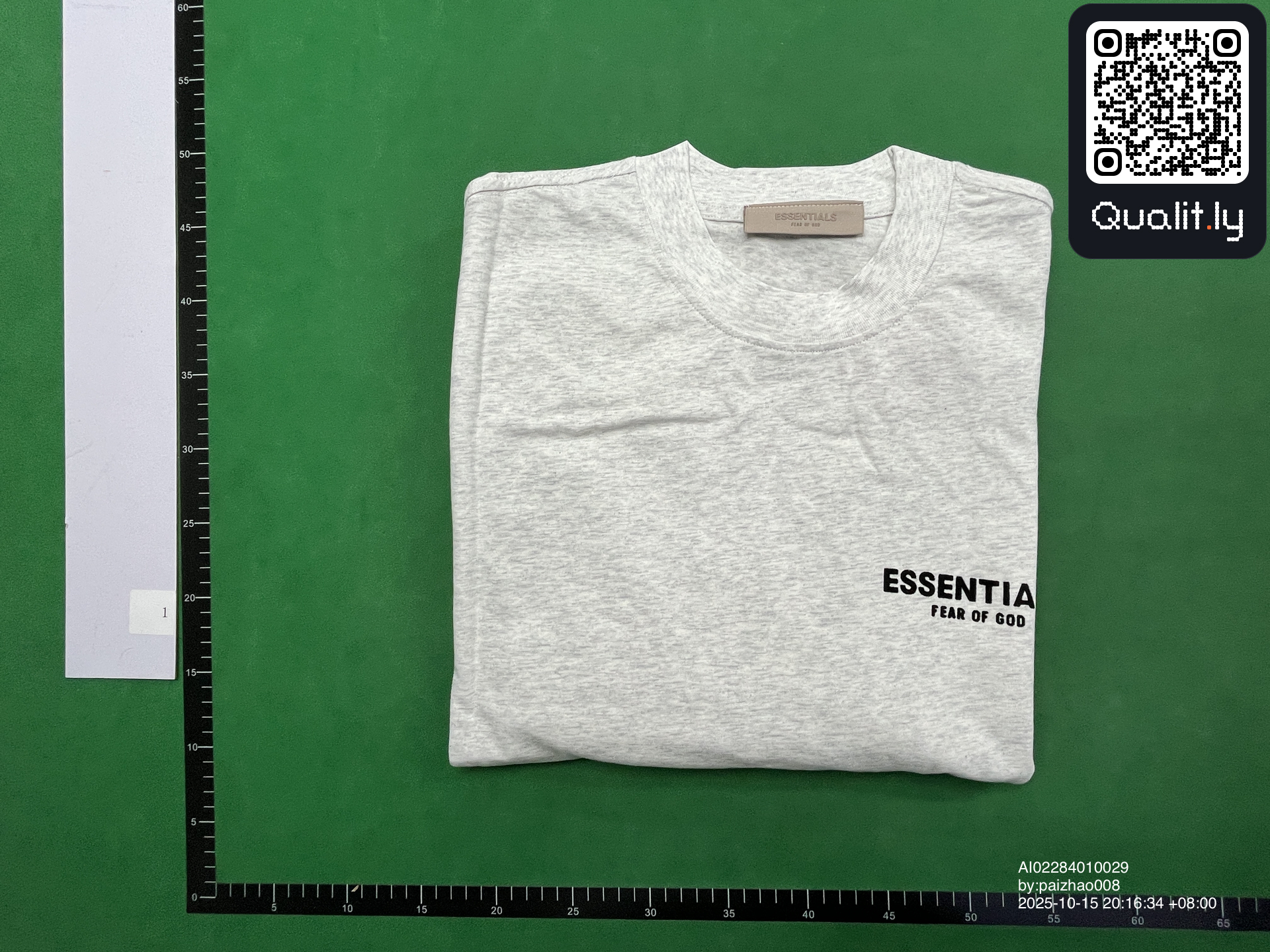 Tricou — fotografie QC 1 din 4