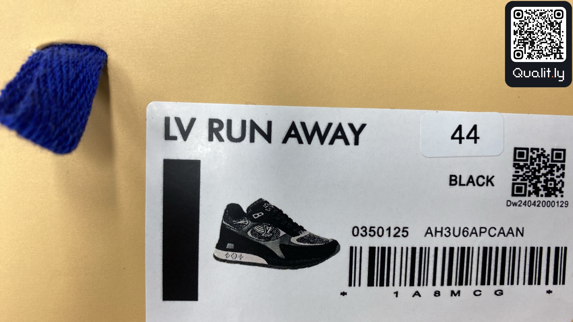 Sneakers — foto QC 2 di 24