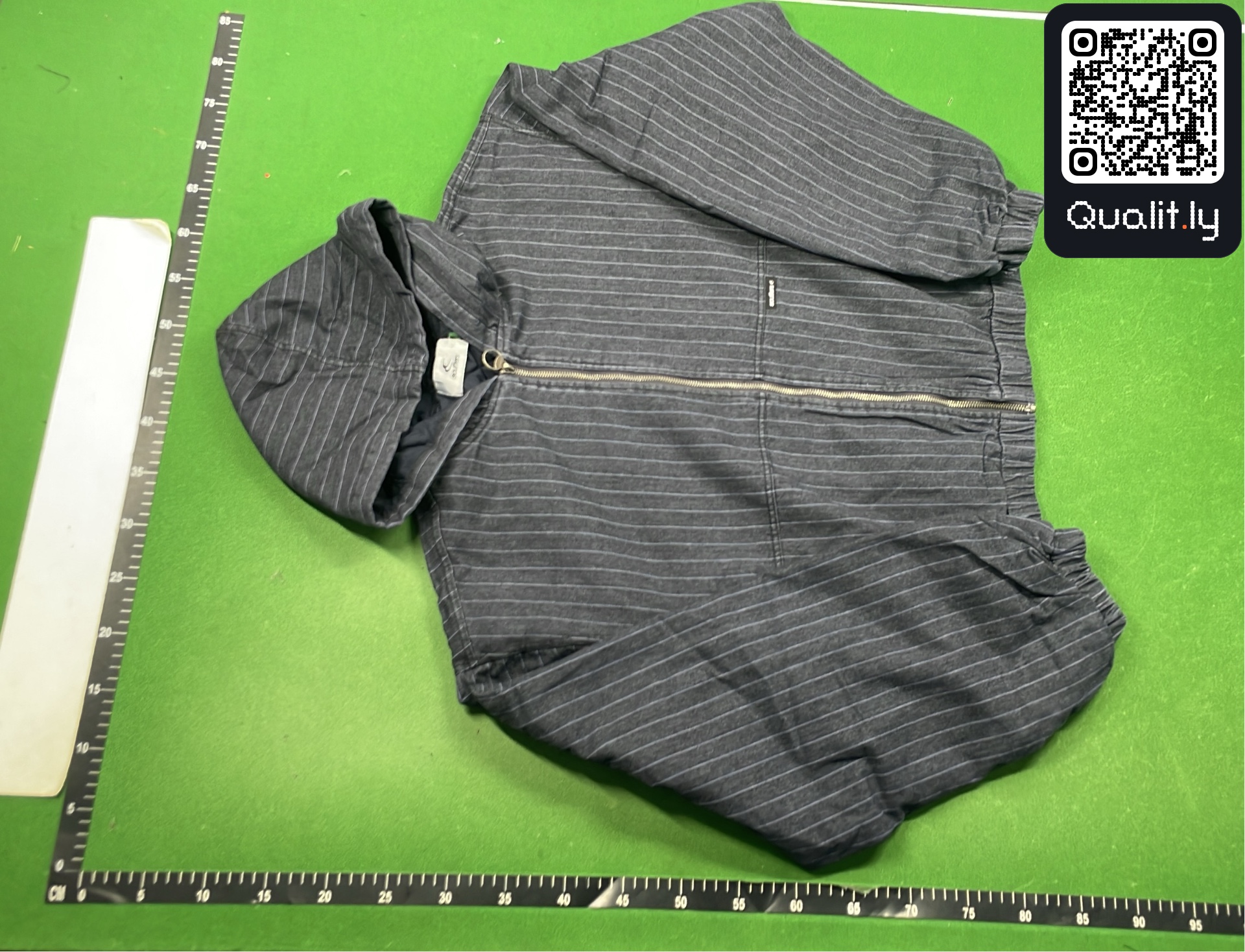 Chaqueta — foto QC 2 de 14