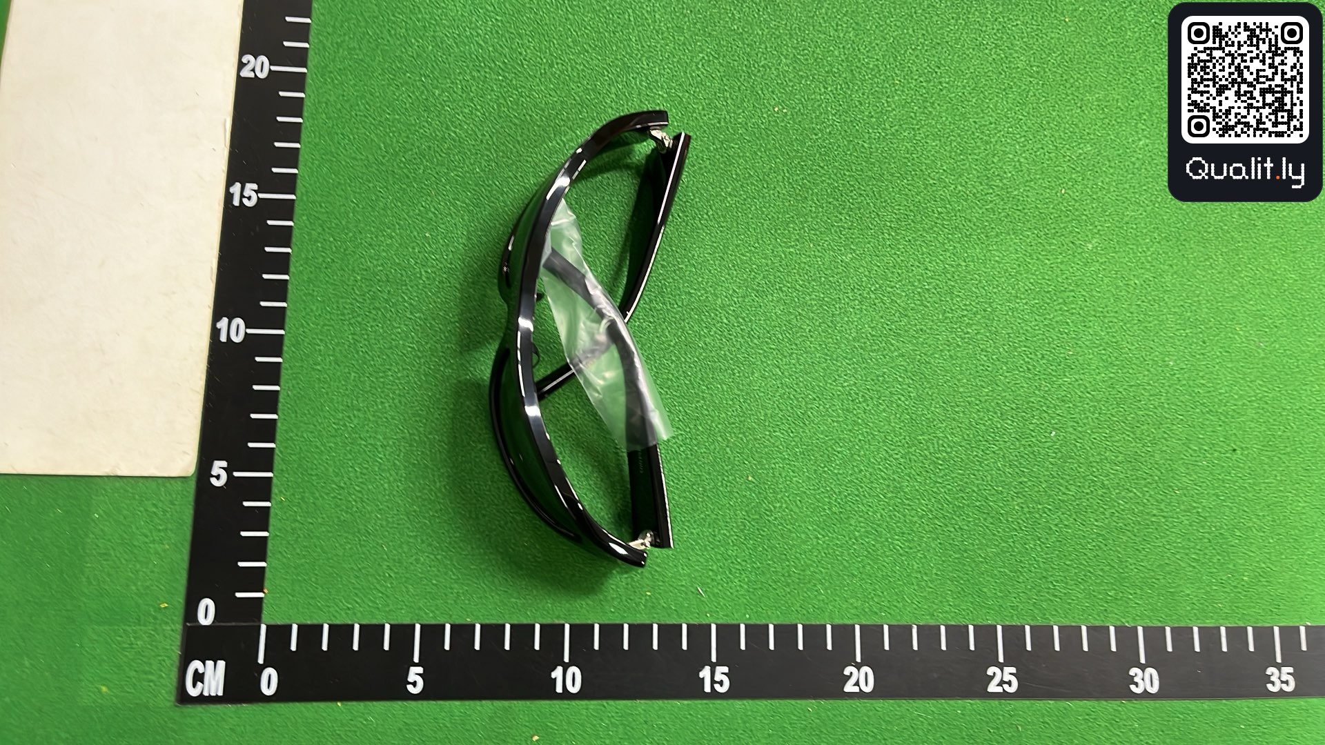 Sunglasses QC photo 3 of 3