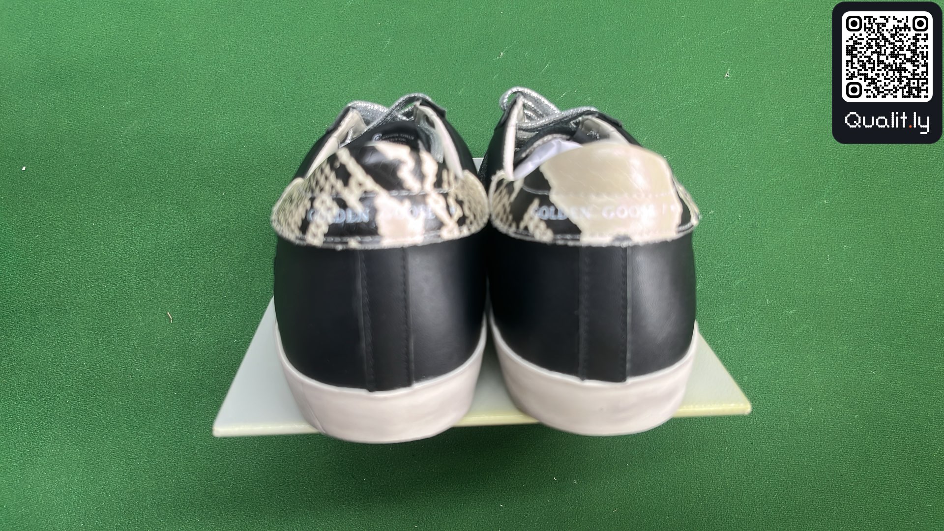 Sneakers QC photo 3 of 12