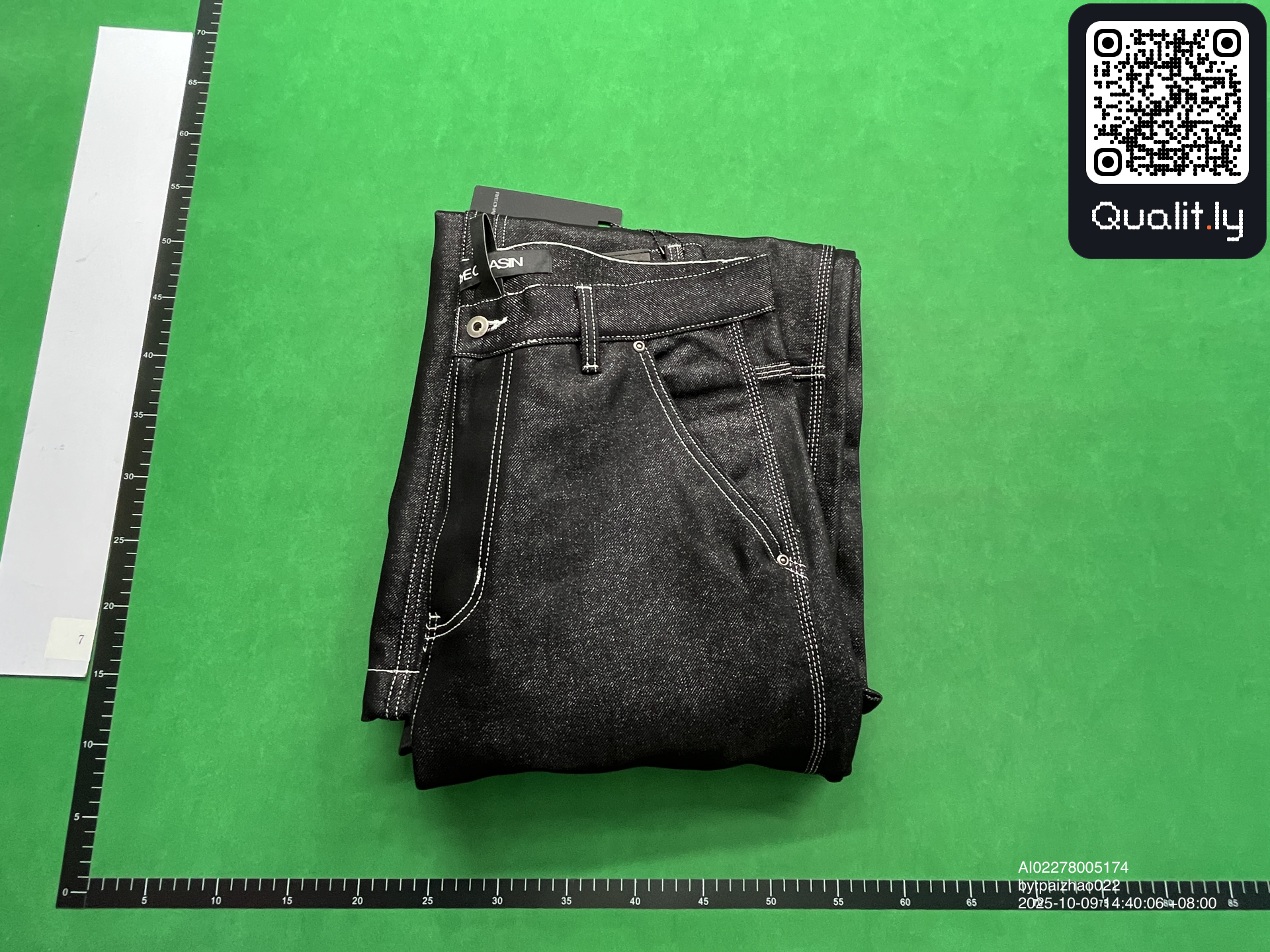 Jeans QC photo 1 of 4