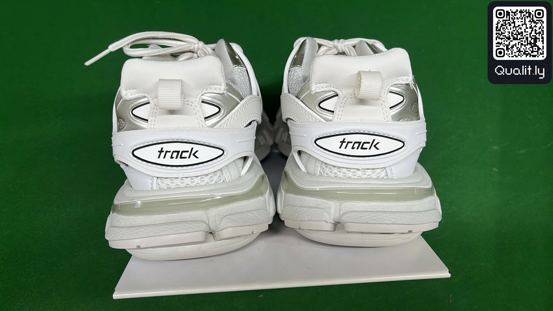 Sneakers — QC-foto 3 av 376